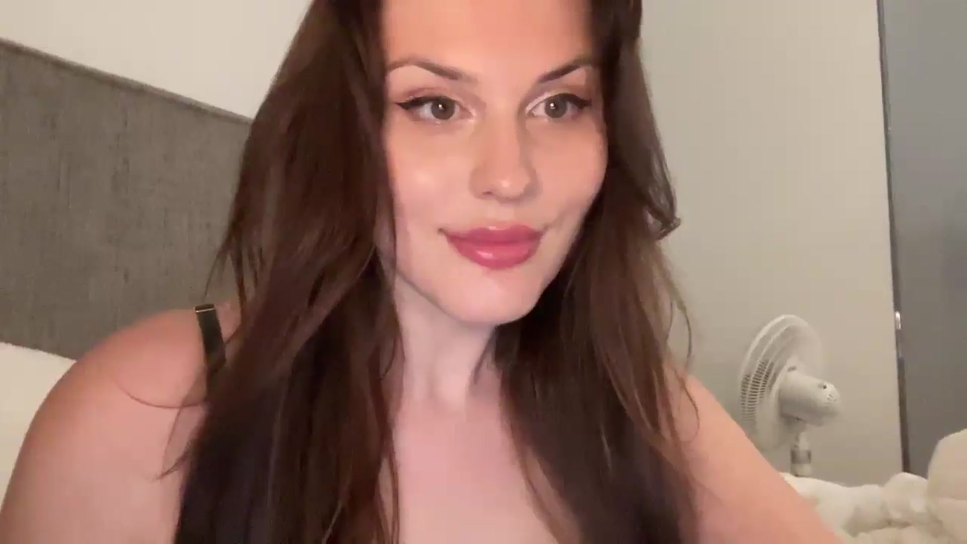 Gallery image thumbnail from Britheawkward's myfreecams stream on, 05/24/2025, 07:19 image 15 of 20
