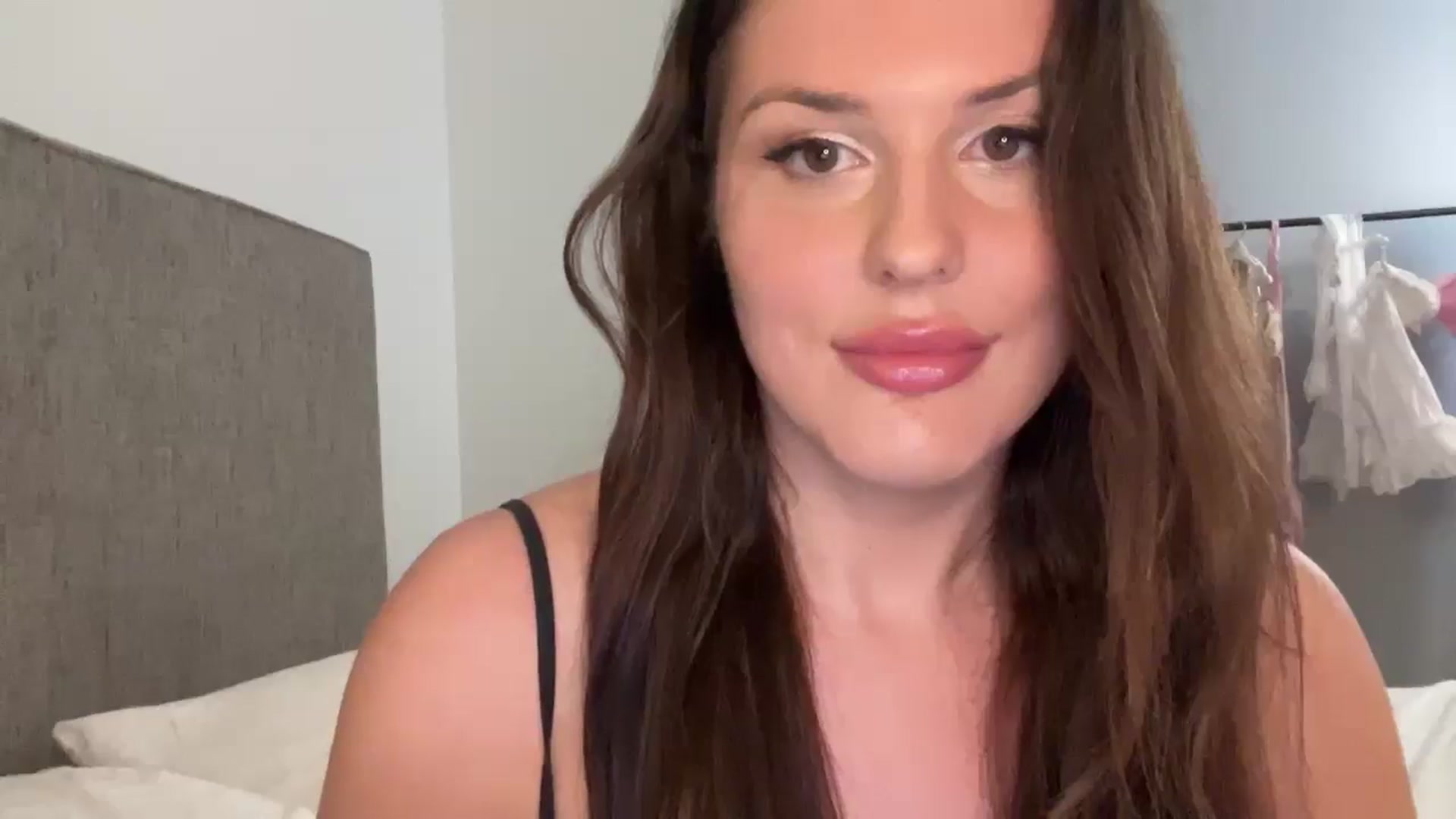 Gallery image thumbnail from Britheawkward's myfreecams stream on, 05/29/2025, 05:30 image 5 of 20