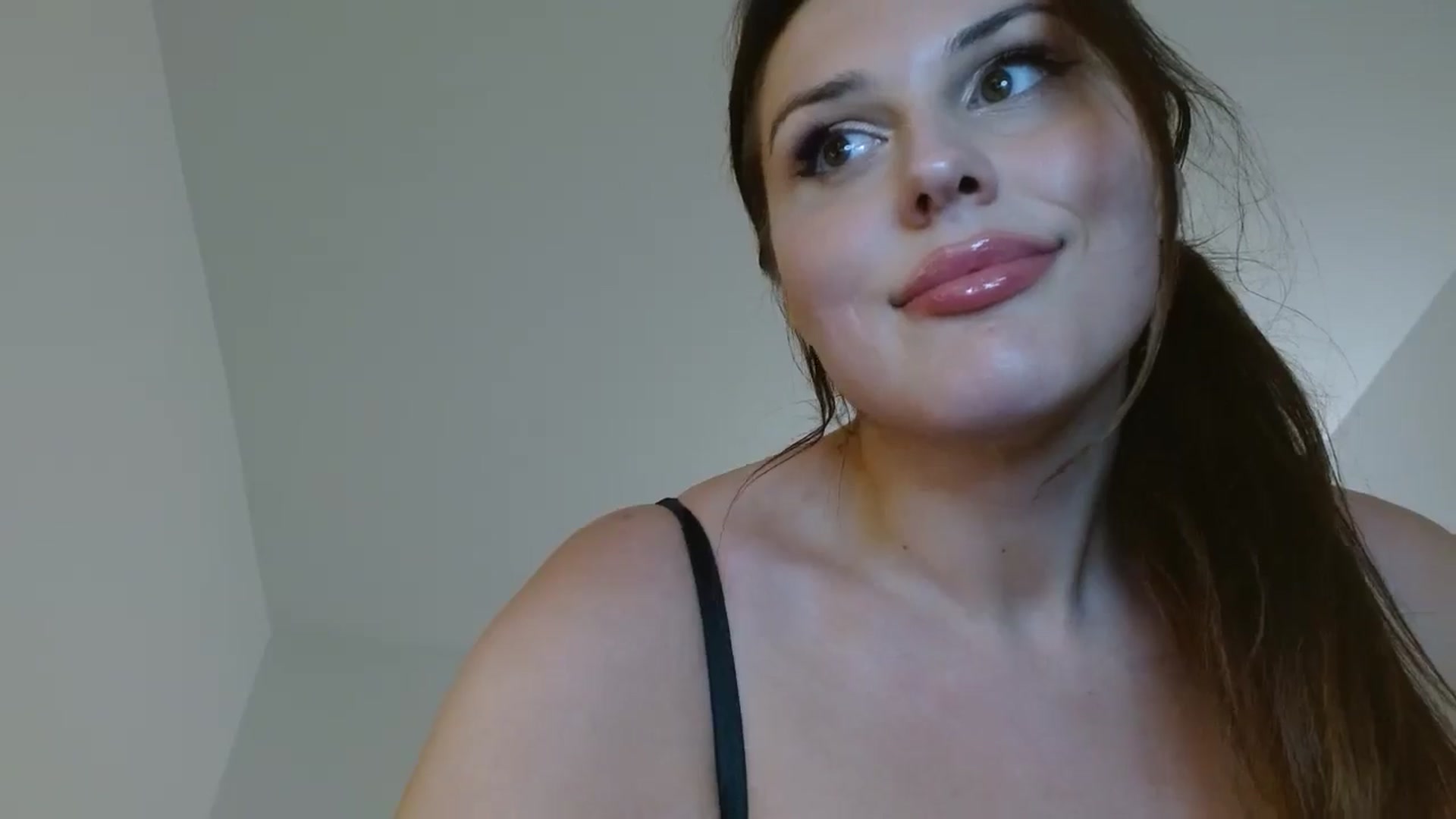 Gallery image thumbnail from Britheawkward's myfreecams stream on, 06/21/2025, 07:55 image 6 of 20