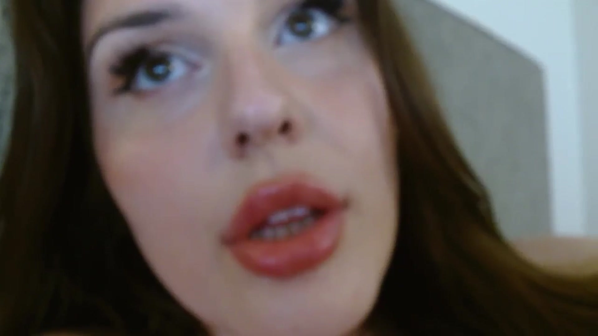 Gallery image thumbnail from Britheawkward's myfreecams stream on, 06/24/2025, 06:06 image 19 of 20
