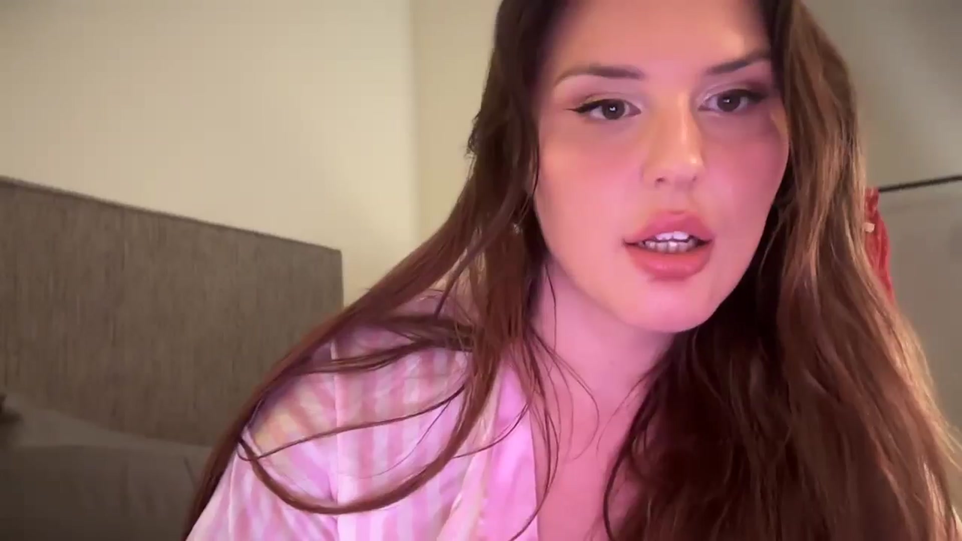 Gallery image thumbnail from Britheawkward's myfreecams stream on, 01/23/2026, 08:34 image 8 of 20