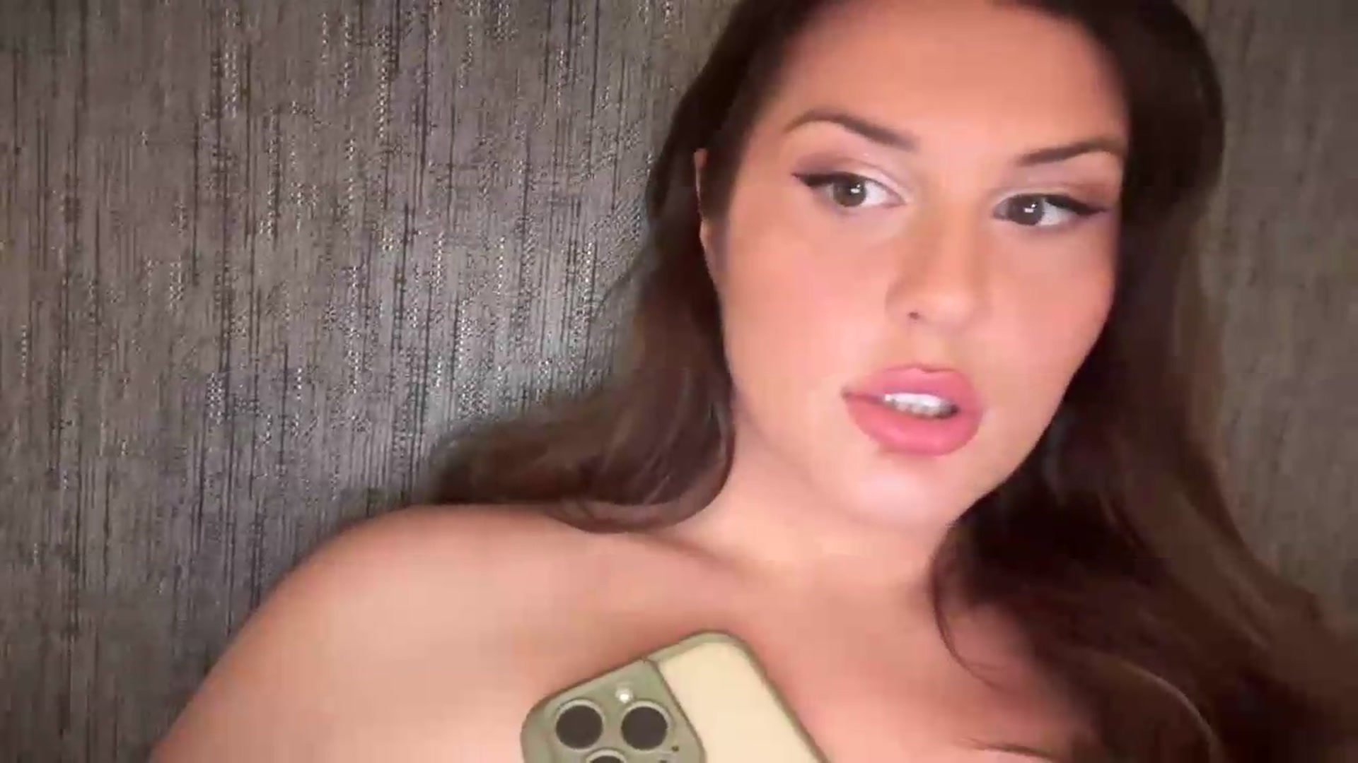 Gallery image thumbnail from Britheawkward's myfreecams stream on, 08/23/2026, 07:43 image 2 of 20
