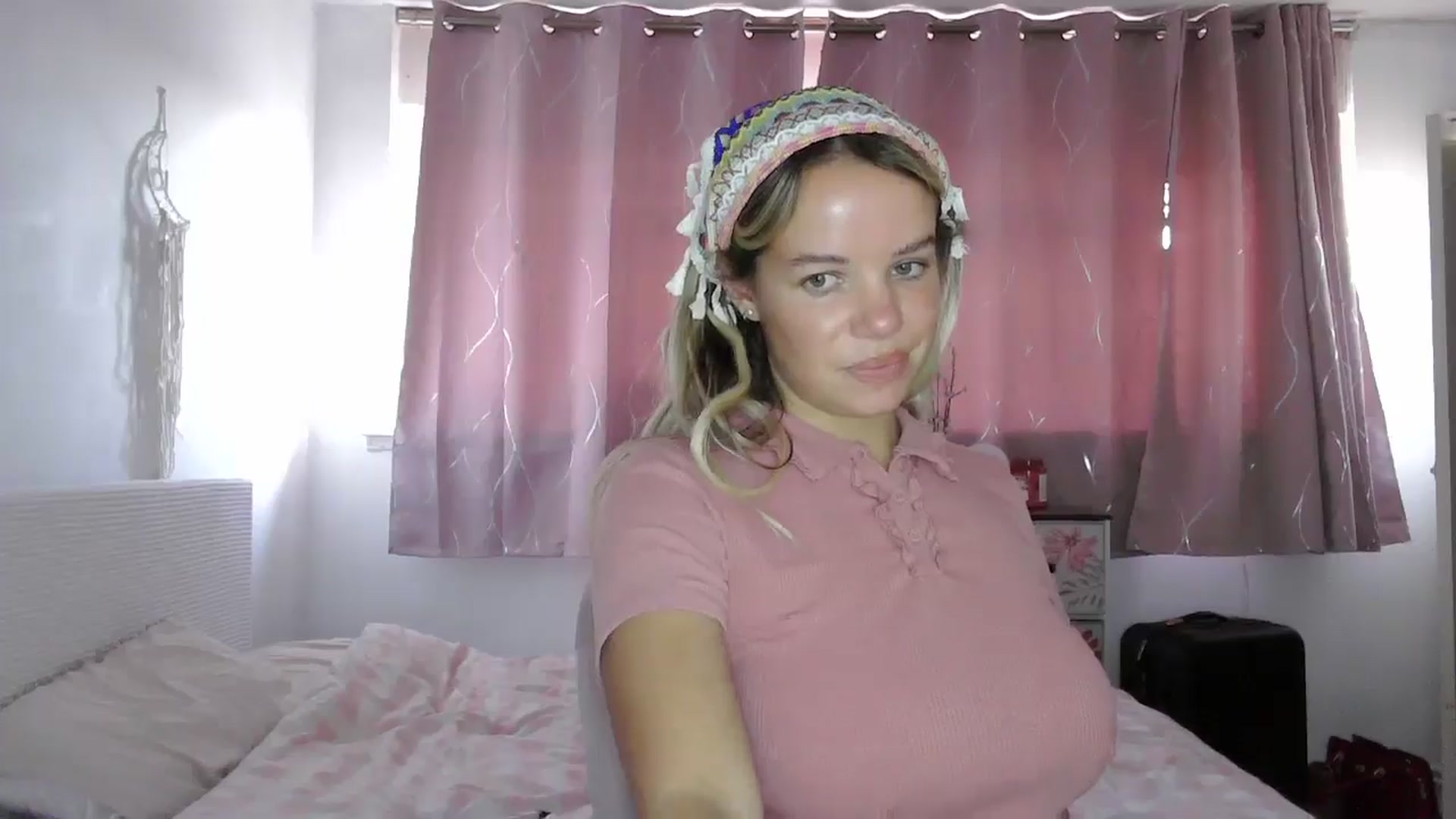 Gallery image thumbnail from BritishGirl's myfreecams stream on, 04/07/2025, 17:59 image 19 of 20
