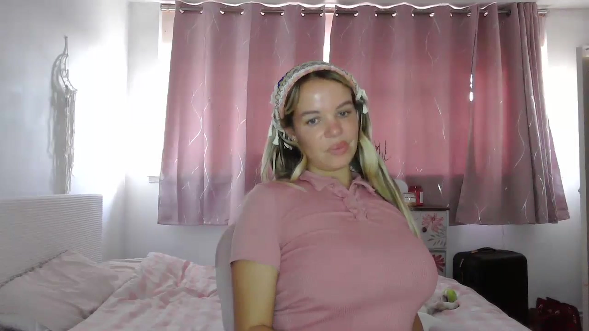 Gallery image thumbnail from BritishGirl's myfreecams stream on, 04/07/2025, 17:59 image 15 of 20