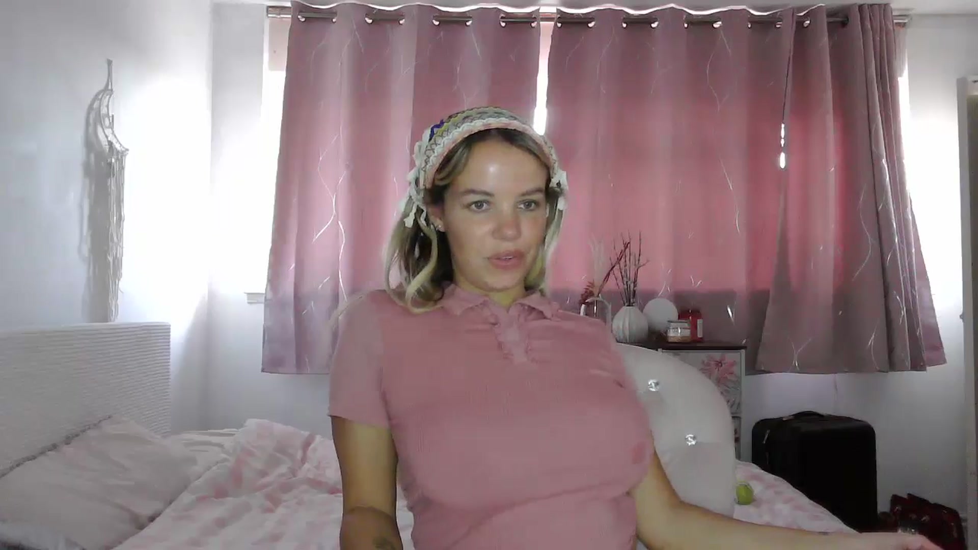 Gallery image thumbnail from BritishGirl's myfreecams stream on, 04/07/2025, 17:59 image 18 of 20