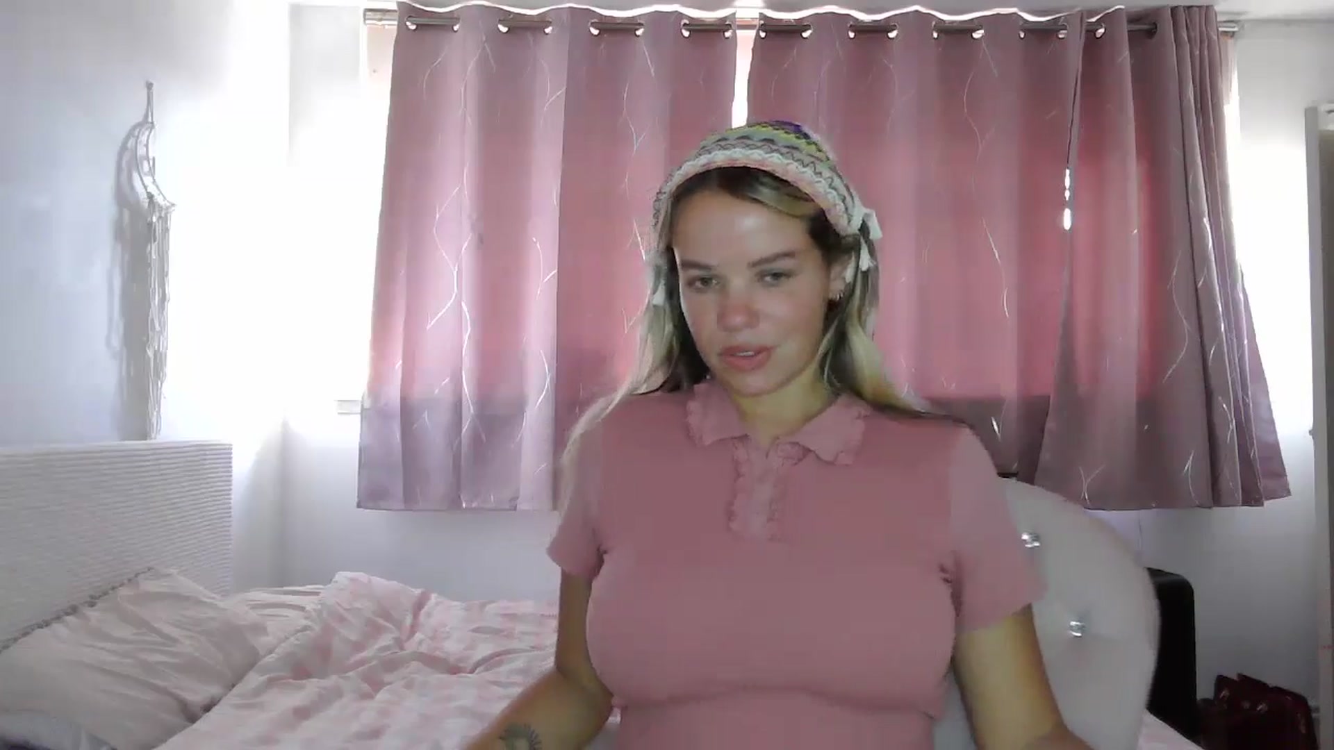Gallery image thumbnail from BritishGirl's myfreecams stream on, 04/07/2025, 17:59 image 7 of 20