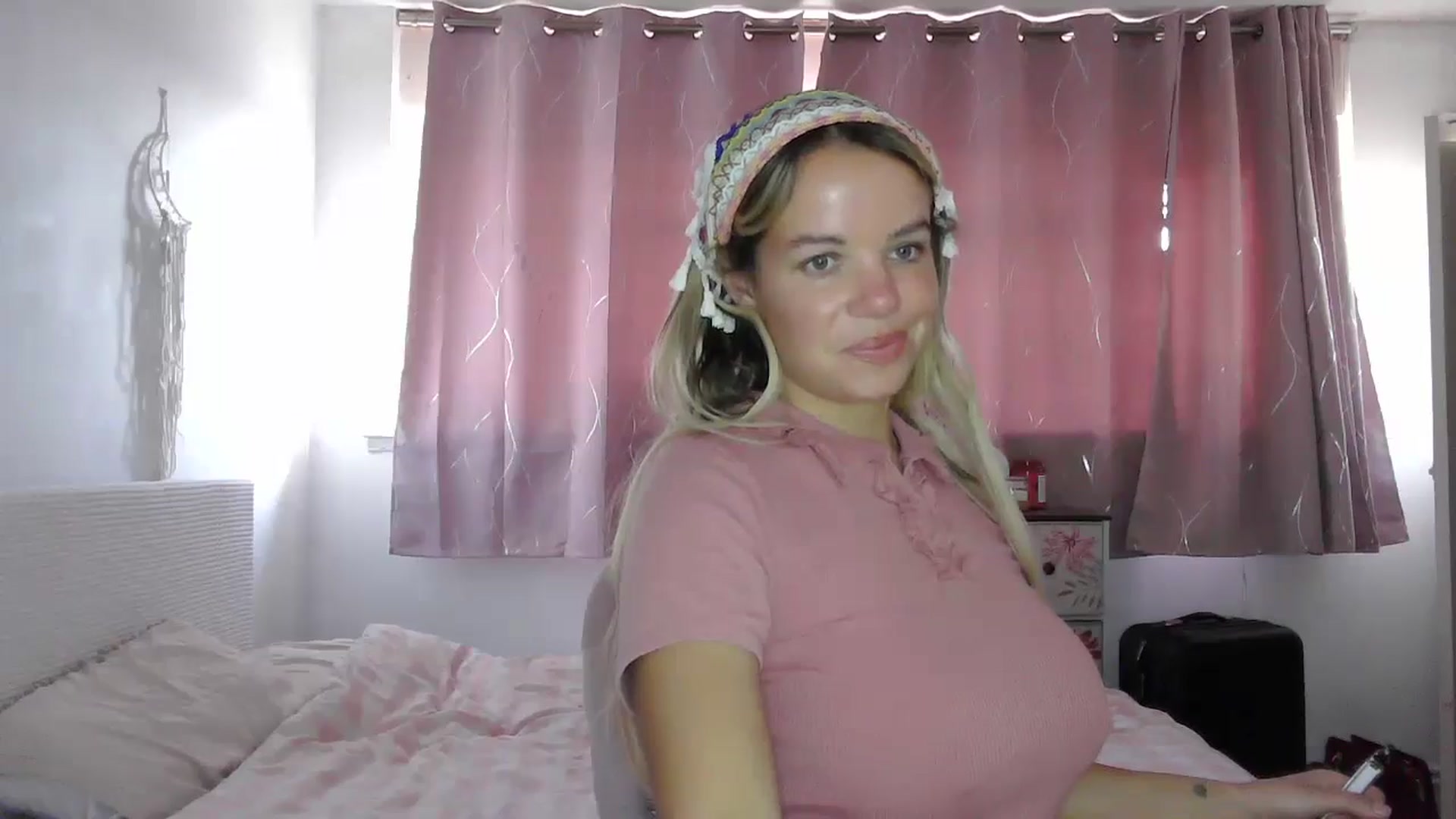 Gallery image thumbnail from BritishGirl's myfreecams stream on, 04/07/2025, 17:59 image 13 of 20
