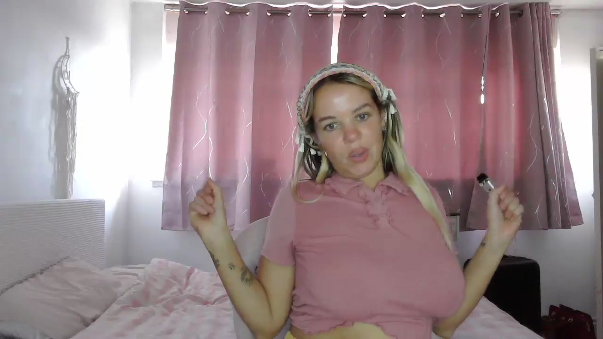 Gallery image thumbnail from BritishGirl's myfreecams stream on, 04/07/2025, 17:59 image 14 of 20