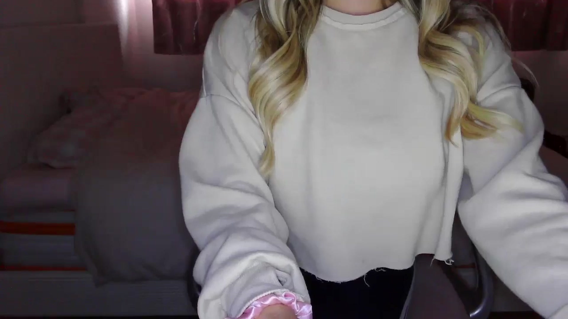 Gallery image thumbnail from BritishGirl's myfreecams stream on, 04/15/2025, 16:34 image 15 of 20