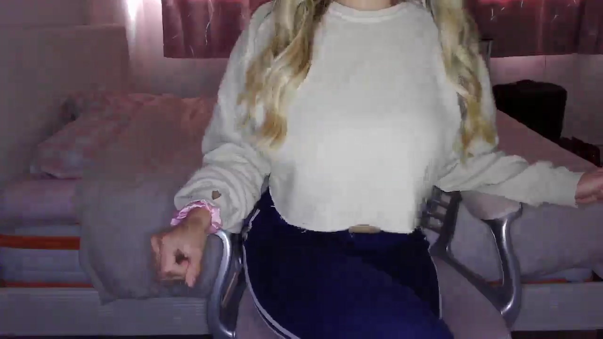 Gallery image thumbnail from BritishGirl's myfreecams stream on, 04/15/2025, 16:34 image 12 of 20
