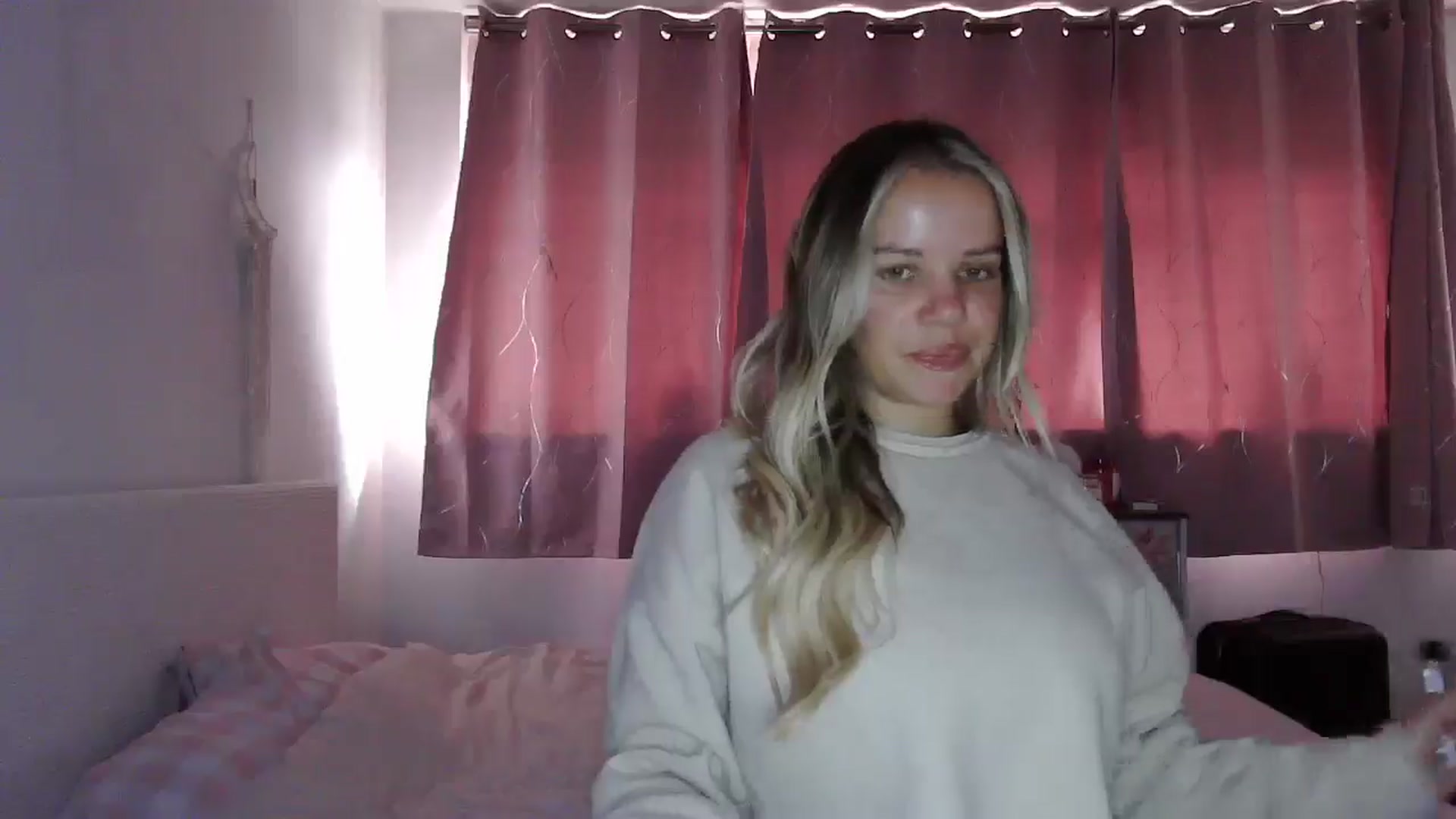 Gallery image thumbnail from BritishGirl's myfreecams stream on, 04/15/2025, 16:34 image 9 of 20