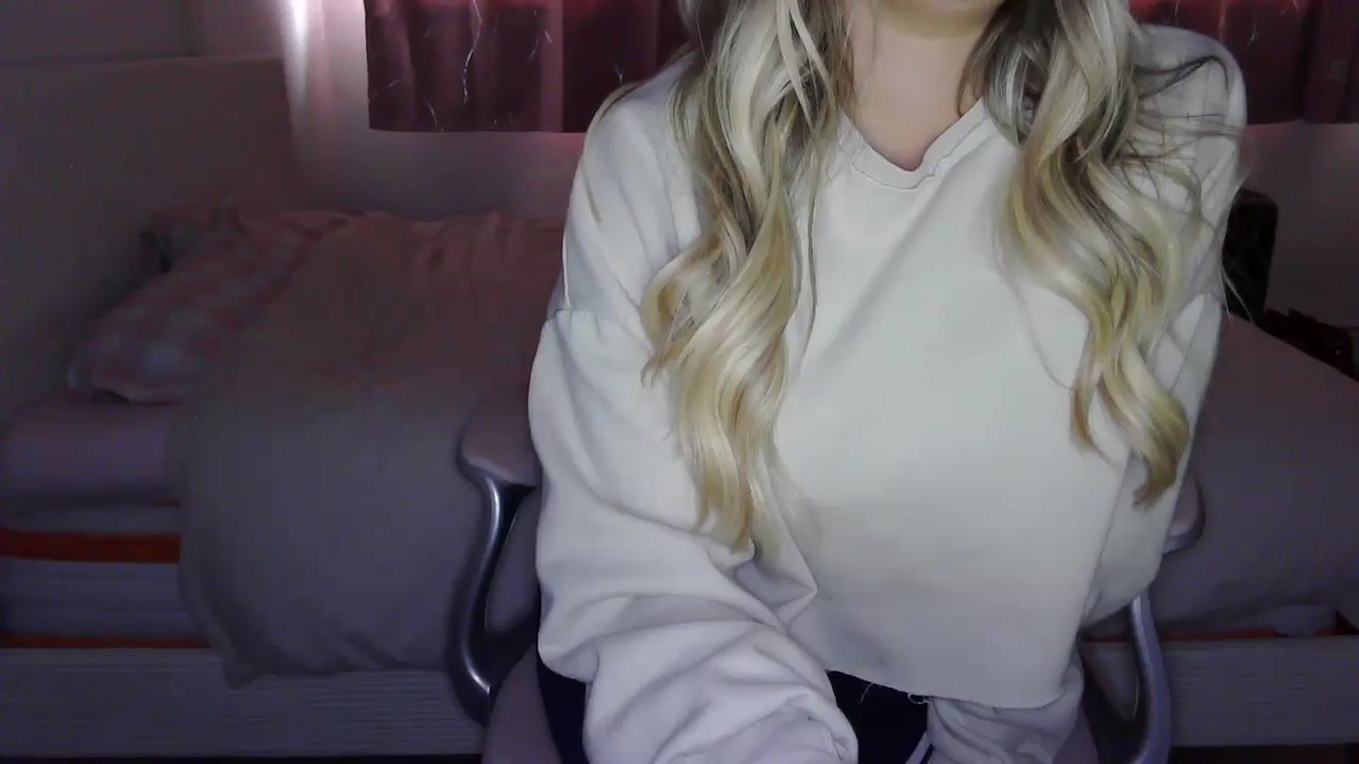 Gallery image thumbnail from BritishGirl's myfreecams stream on, 04/15/2025, 16:34 image 16 of 20