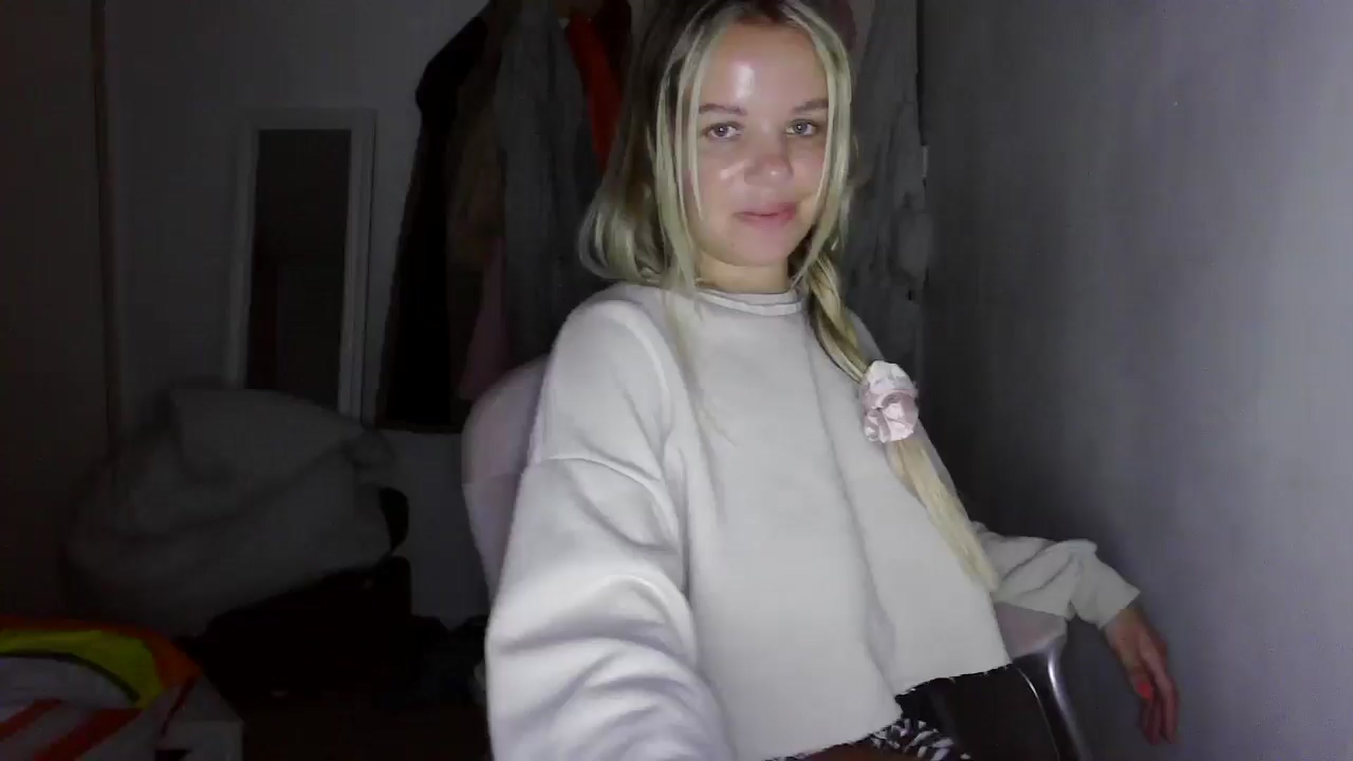 Gallery image thumbnail from BritishGirl's myfreecams stream on, 06/04/2025, 22:13 image 1 of 20