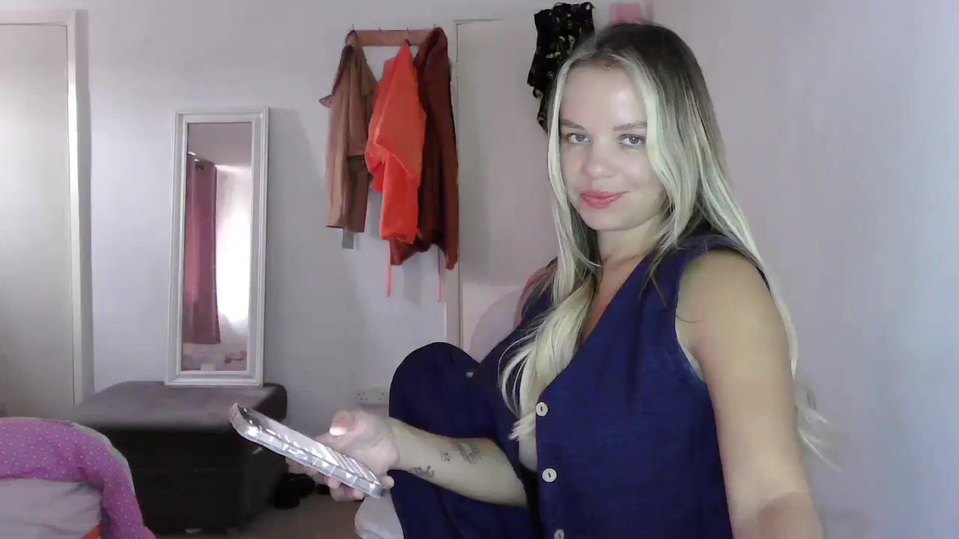 Gallery image thumbnail from BritishGirl's myfreecams stream on, 06/08/2025, 17:31 image 15 of 20