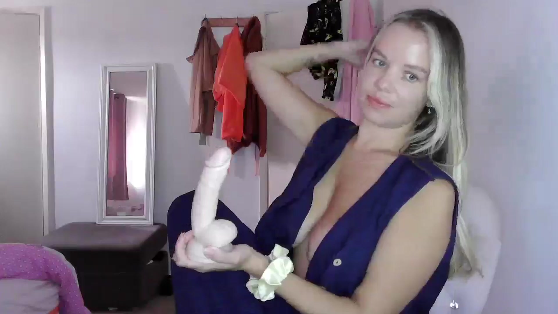 Gallery image thumbnail from BritishGirl's myfreecams stream on, 06/08/2025, 17:31 image 16 of 20
