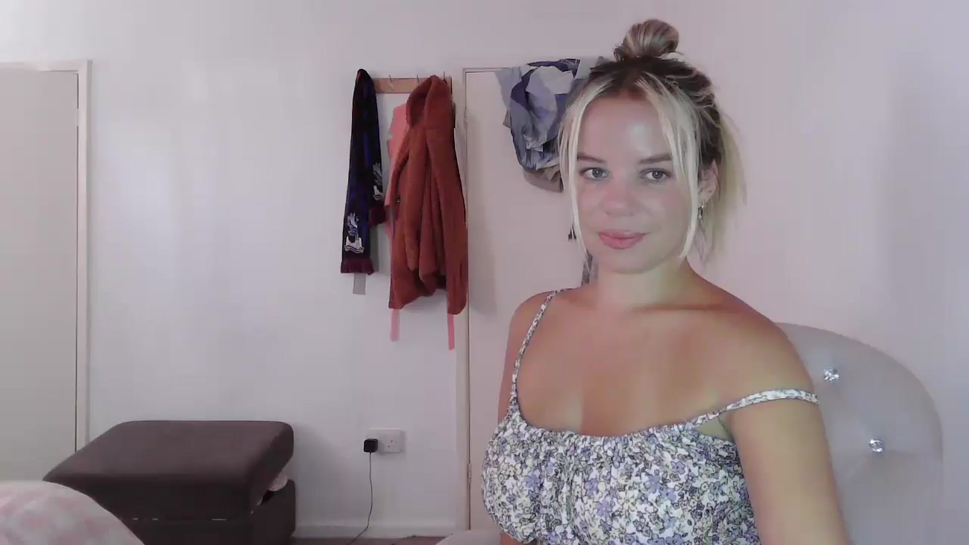 Gallery image thumbnail from BritishGirl's myfreecams stream on, 07/16/2025, 15:21 image 1 of 20