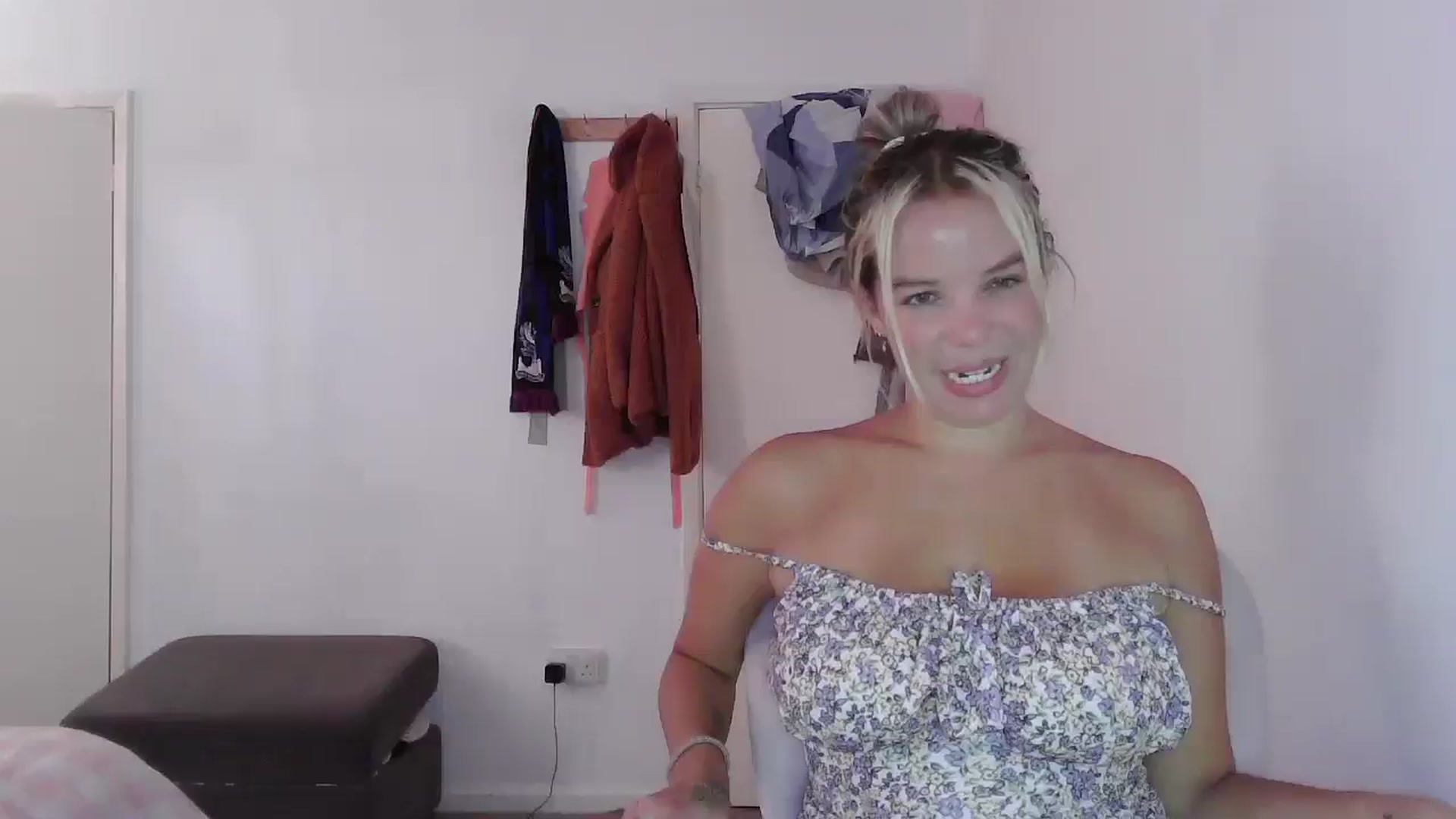 Gallery image thumbnail from BritishGirl's myfreecams stream on, 07/16/2025, 15:21 image 16 of 20