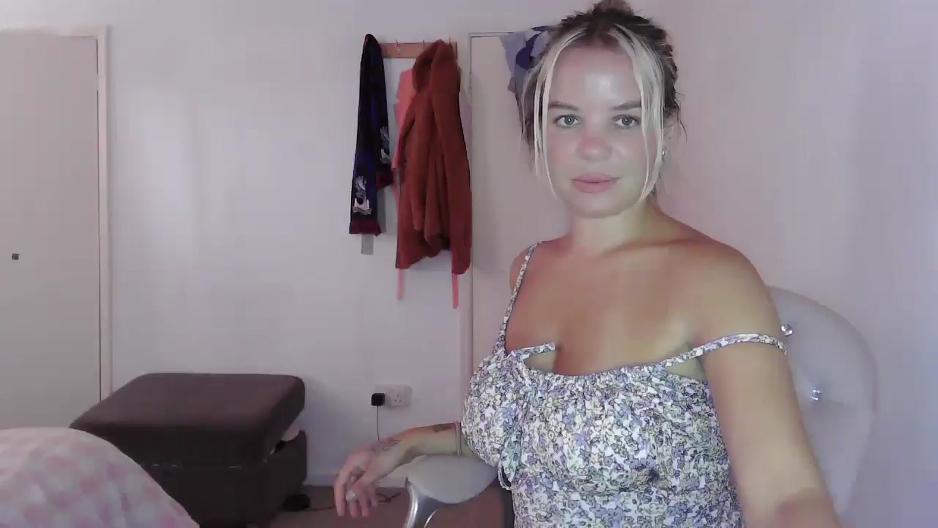 Gallery image thumbnail from BritishGirl's myfreecams stream on, 07/16/2025, 16:20 image 18 of 20