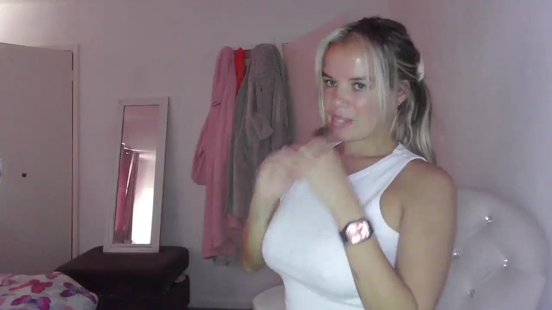 Gallery image thumbnail from BritishGirl's myfreecams stream on, 07/23/2025, 17:03 image 13 of 20