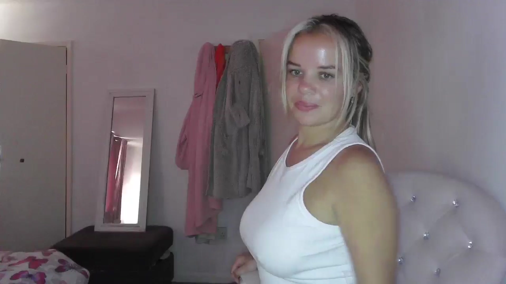 Gallery image thumbnail from BritishGirl's myfreecams stream on, 07/23/2025, 17:03 image 19 of 20