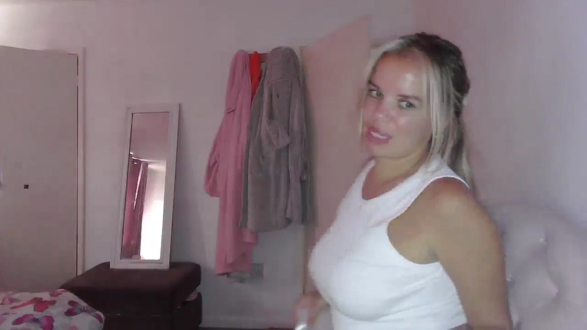 Gallery image thumbnail from BritishGirl's myfreecams stream on, 07/23/2025, 17:03 image 18 of 20