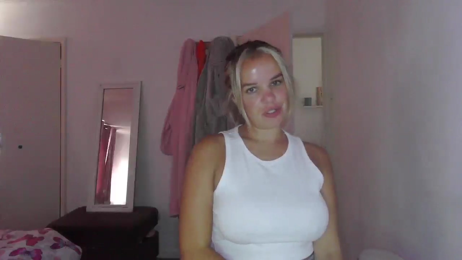 Gallery image thumbnail from BritishGirl's myfreecams stream on, 07/23/2025, 17:03 image 14 of 20