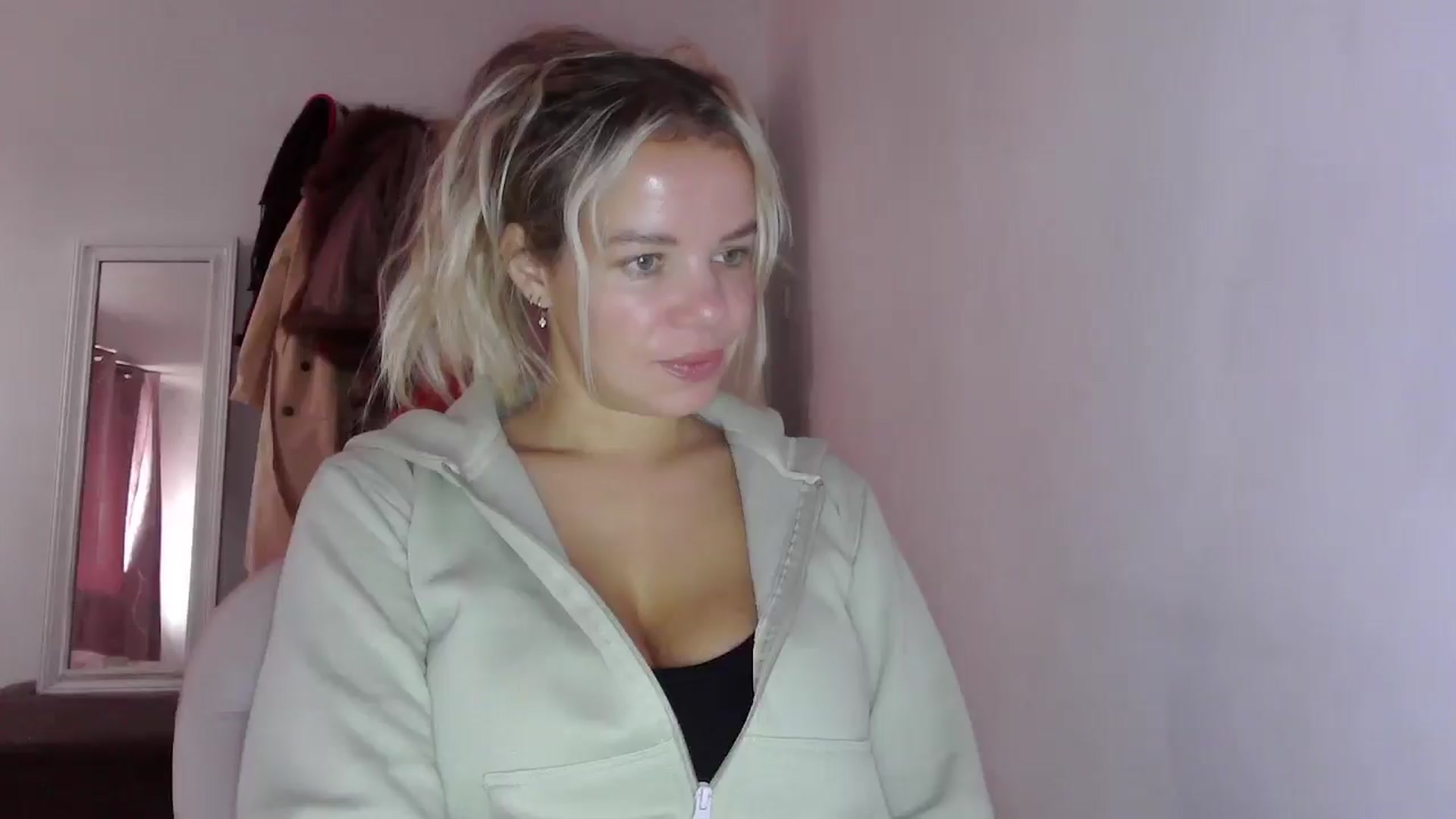 Gallery image thumbnail from BritishGirl's myfreecams stream on, 10/14/2025, 12:34 image 1 of 20
