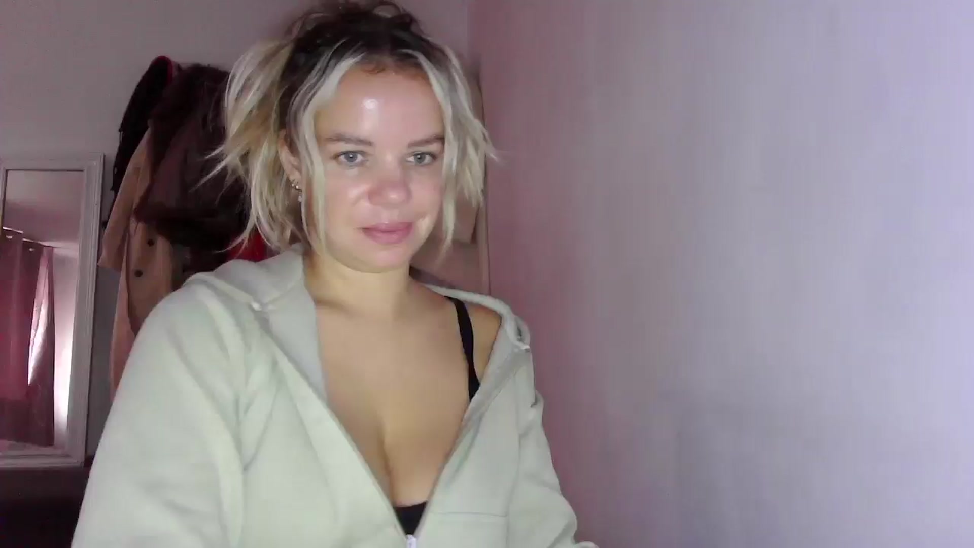 Gallery image thumbnail from BritishGirl's myfreecams stream on, 10/14/2025, 14:19 image 1 of 20
