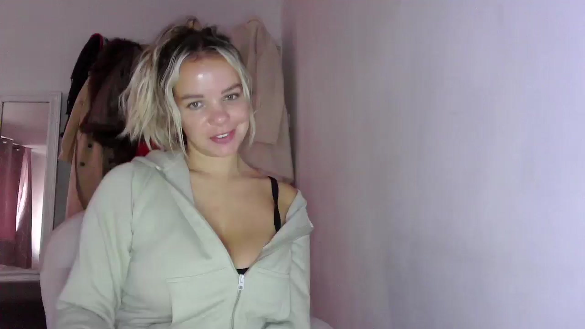 Gallery image thumbnail from BritishGirl's myfreecams stream on, 10/14/2025, 14:19 image 15 of 20