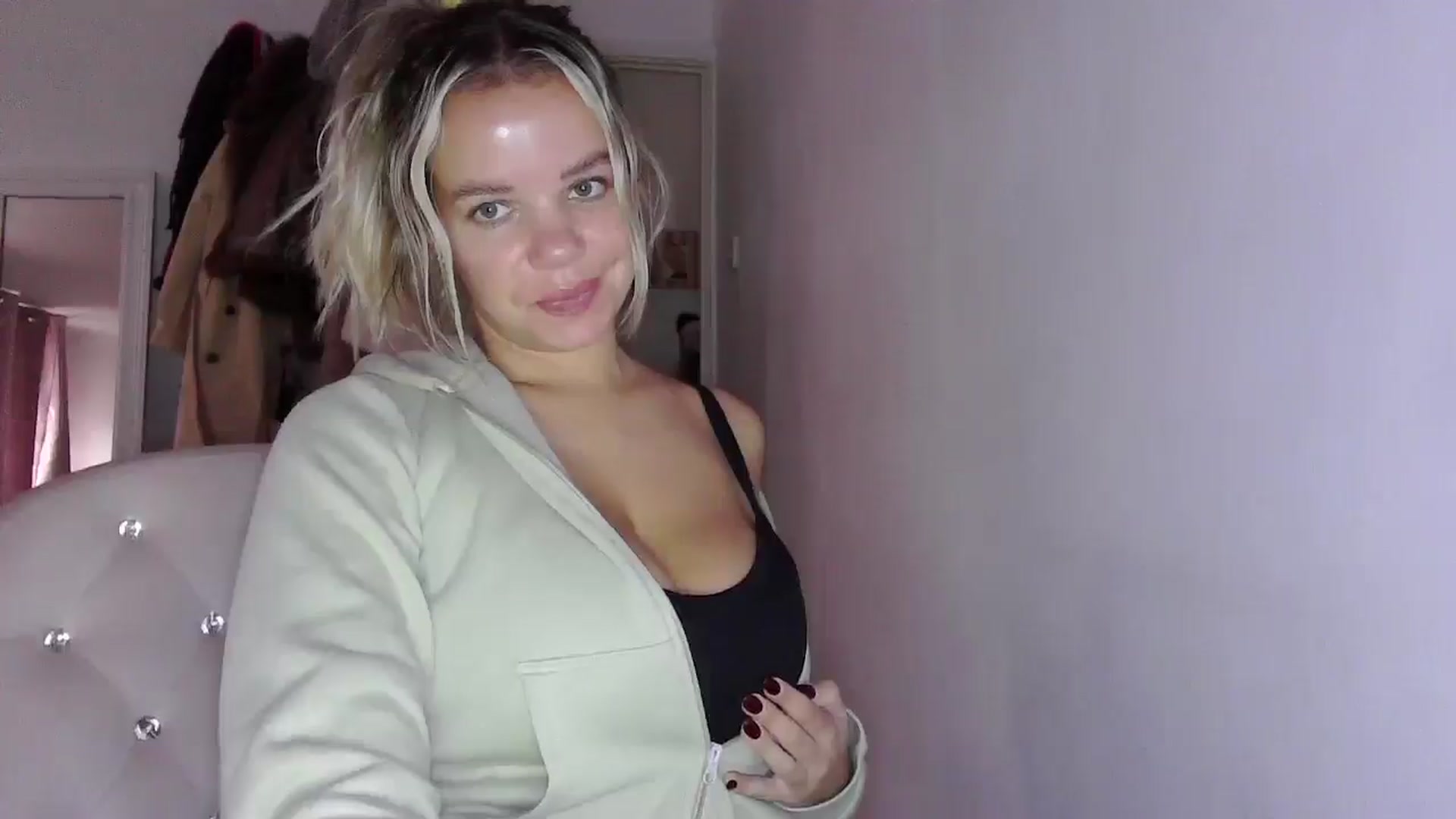 Gallery image thumbnail from BritishGirl's myfreecams stream on, 10/14/2025, 16:04 image 5 of 20