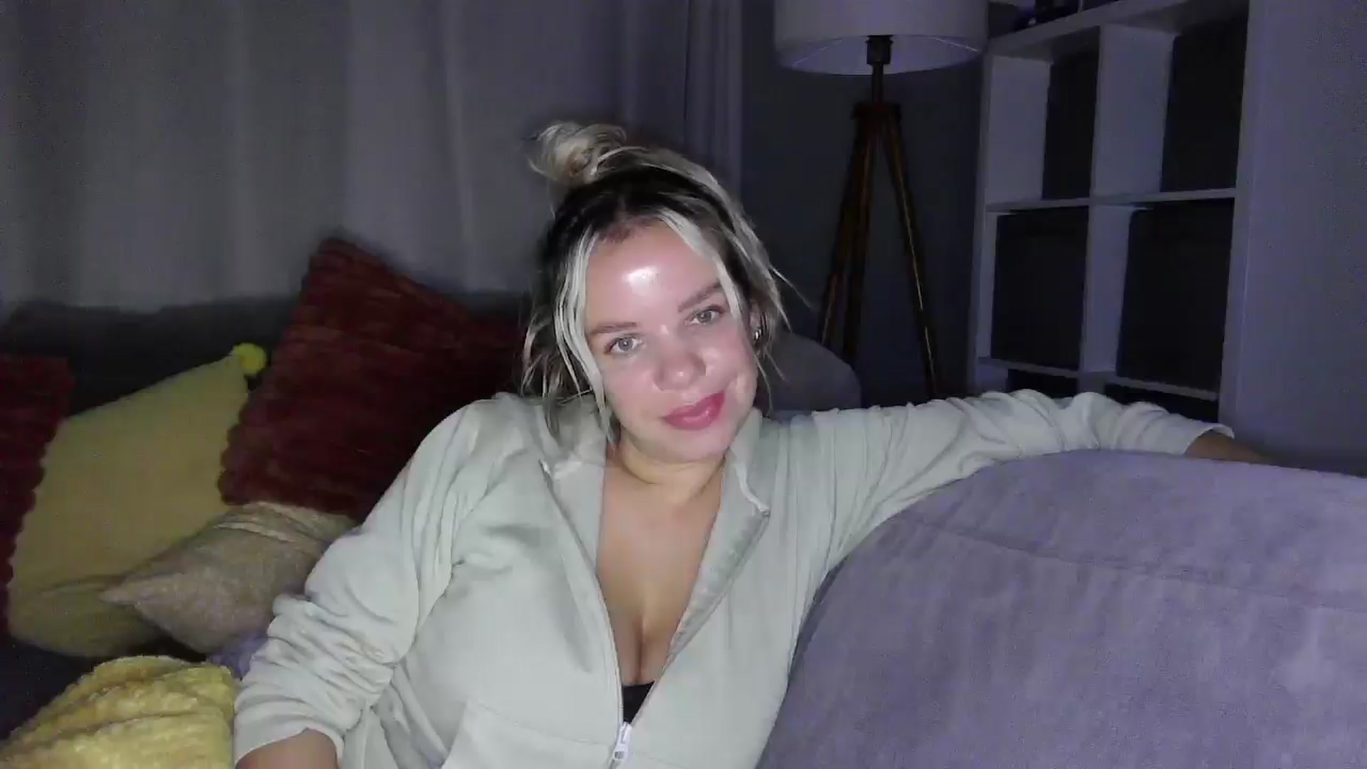 Gallery image thumbnail from BritishGirl's myfreecams stream on, 10/14/2025, 21:54 image 9 of 20
