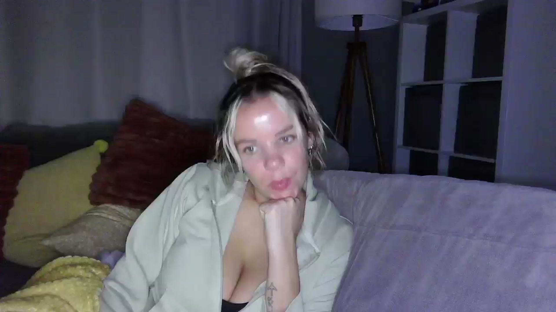 Gallery image thumbnail from BritishGirl's myfreecams stream on, 10/14/2025, 21:54 image 3 of 20