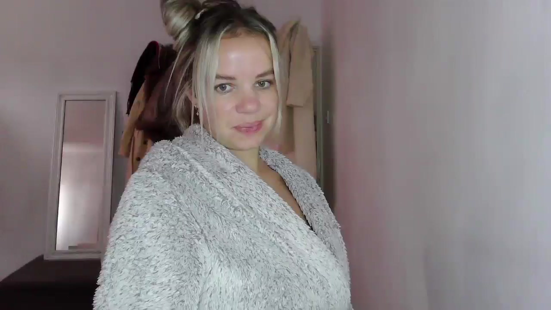 Gallery image thumbnail from BritishGirl's myfreecams stream on, 10/16/2025, 13:17 image 20 of 20