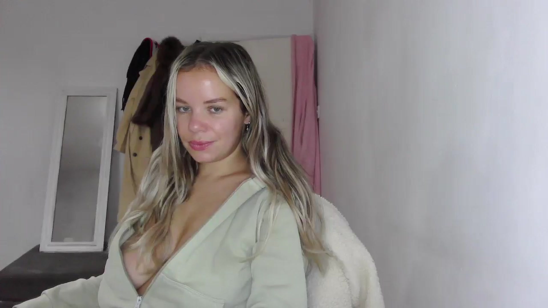 Gallery image thumbnail from BritishGirl's myfreecams stream on, 10/21/2025, 17:42 image 4 of 20