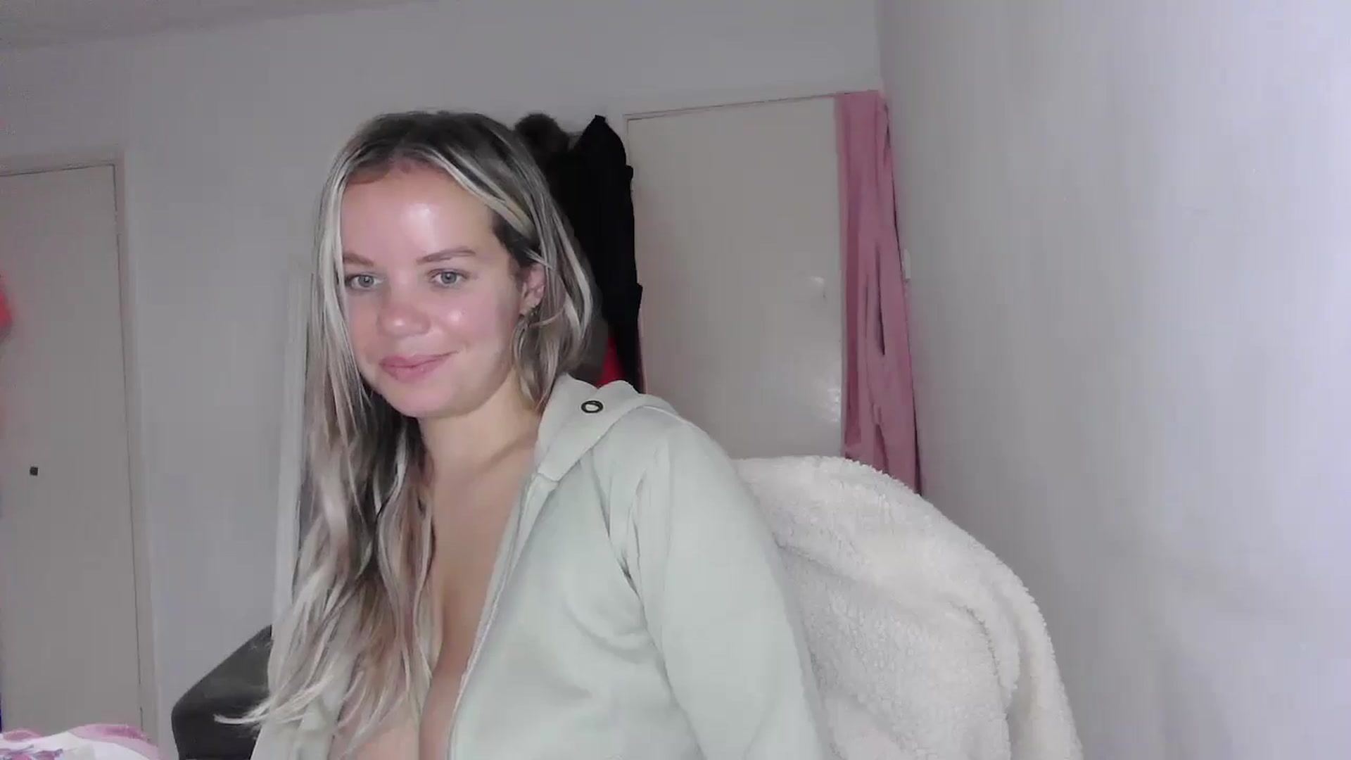 Gallery image thumbnail from BritishGirl's myfreecams stream on, 10/21/2025, 17:42 image 20 of 20