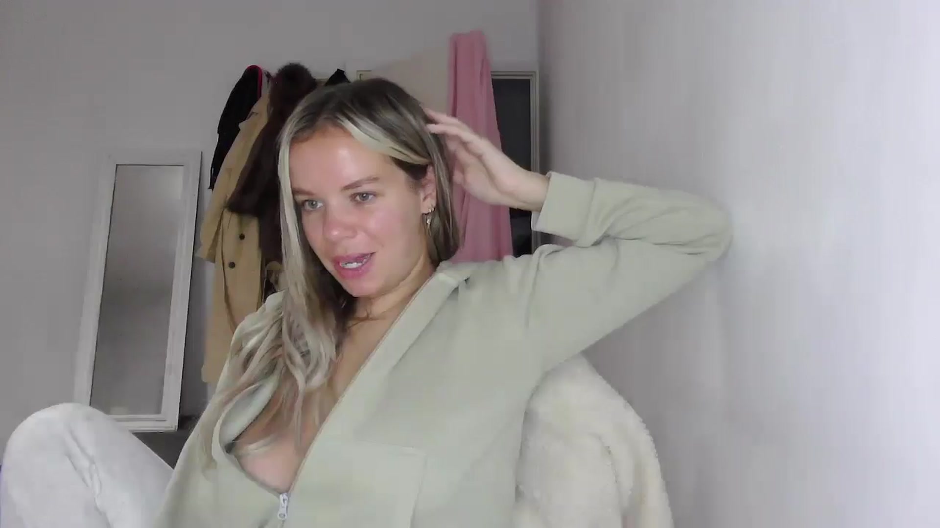 Gallery image thumbnail from BritishGirl's myfreecams stream on, 10/21/2025, 17:42 image 12 of 20