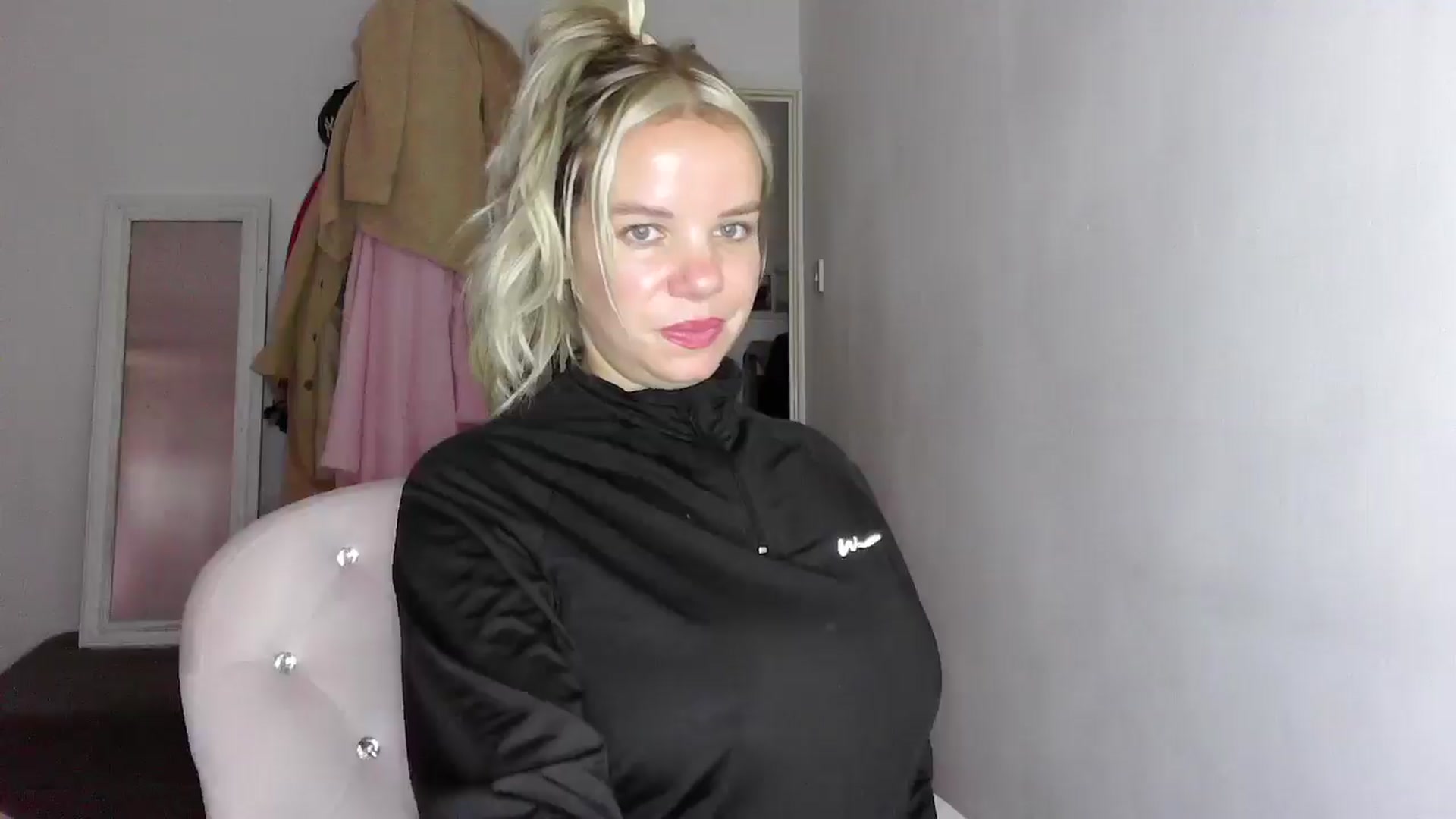 Gallery image thumbnail from BritishGirl's myfreecams stream on, 11/15/2025, 14:37 image 9 of 20