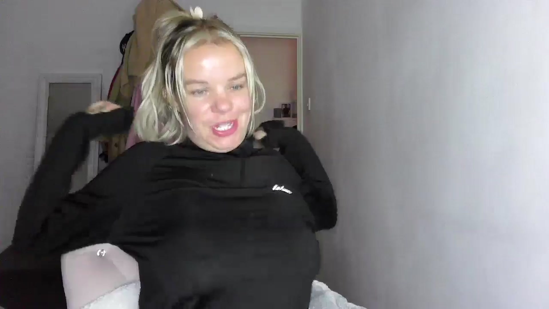 Gallery image thumbnail from BritishGirl's myfreecams stream on, 11/15/2025, 16:14 image 4 of 20