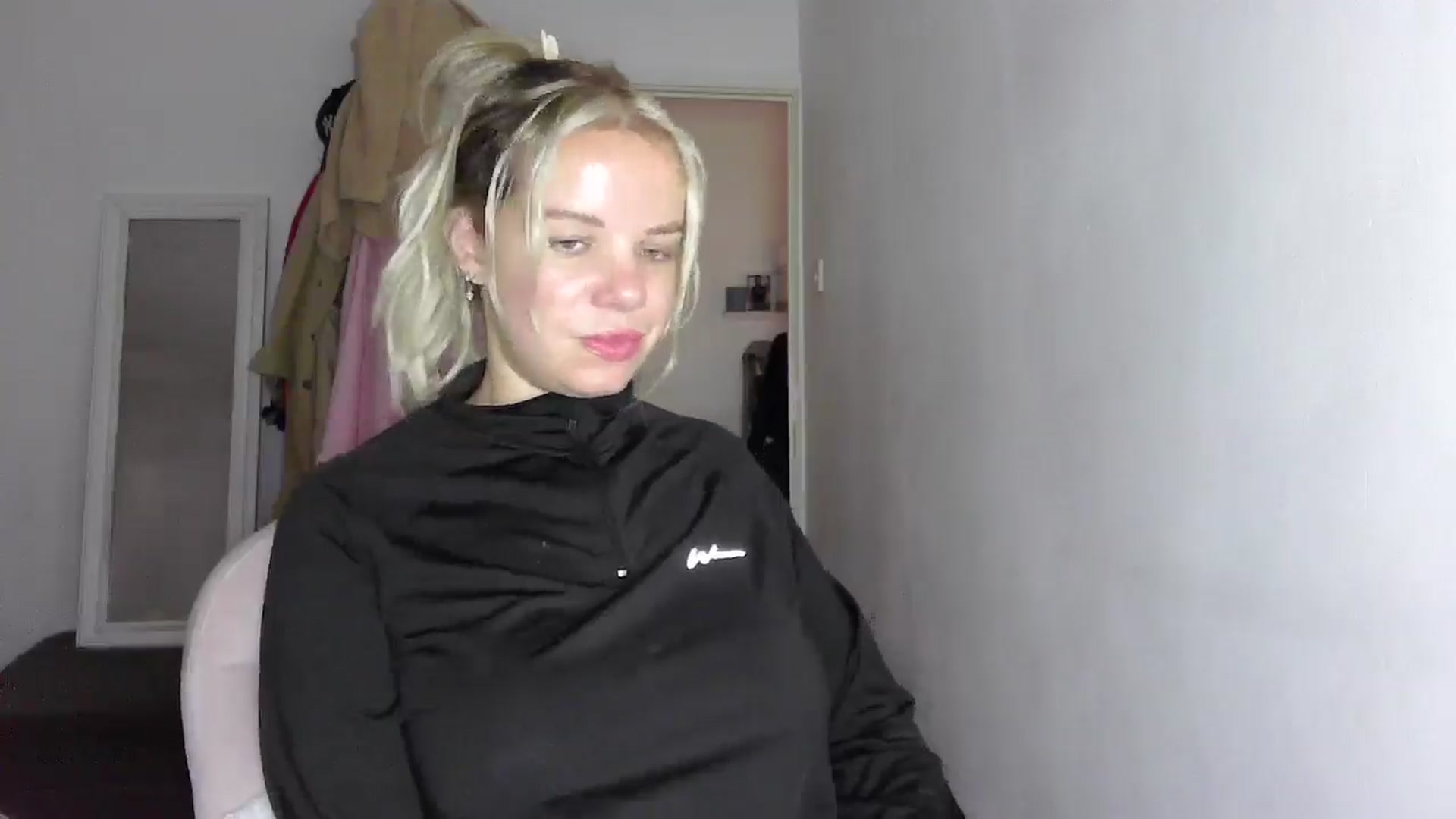Gallery image thumbnail from BritishGirl's myfreecams stream on, 11/15/2025, 16:14 image 5 of 20