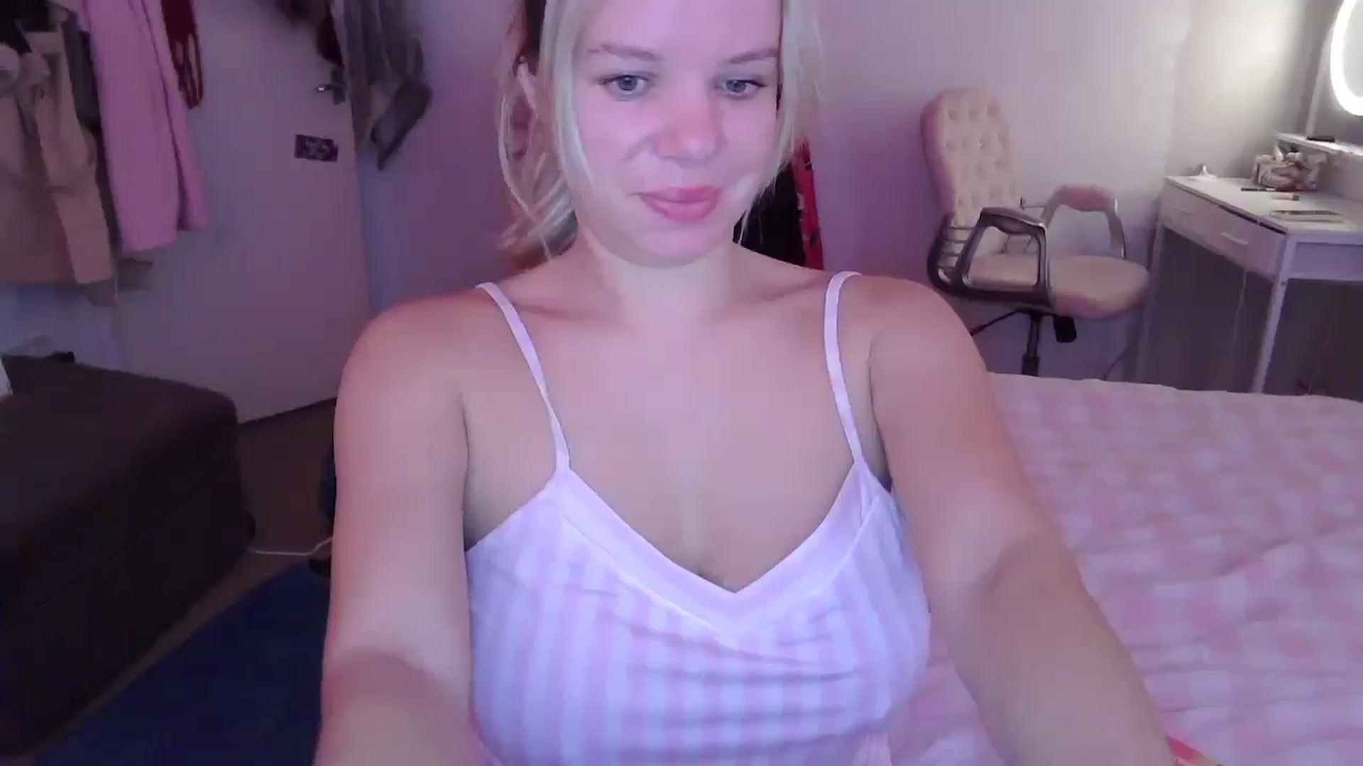 Gallery image thumbnail from BritishGirl's myfreecams stream on, 02/04/2026, 09:22 image 19 of 20
