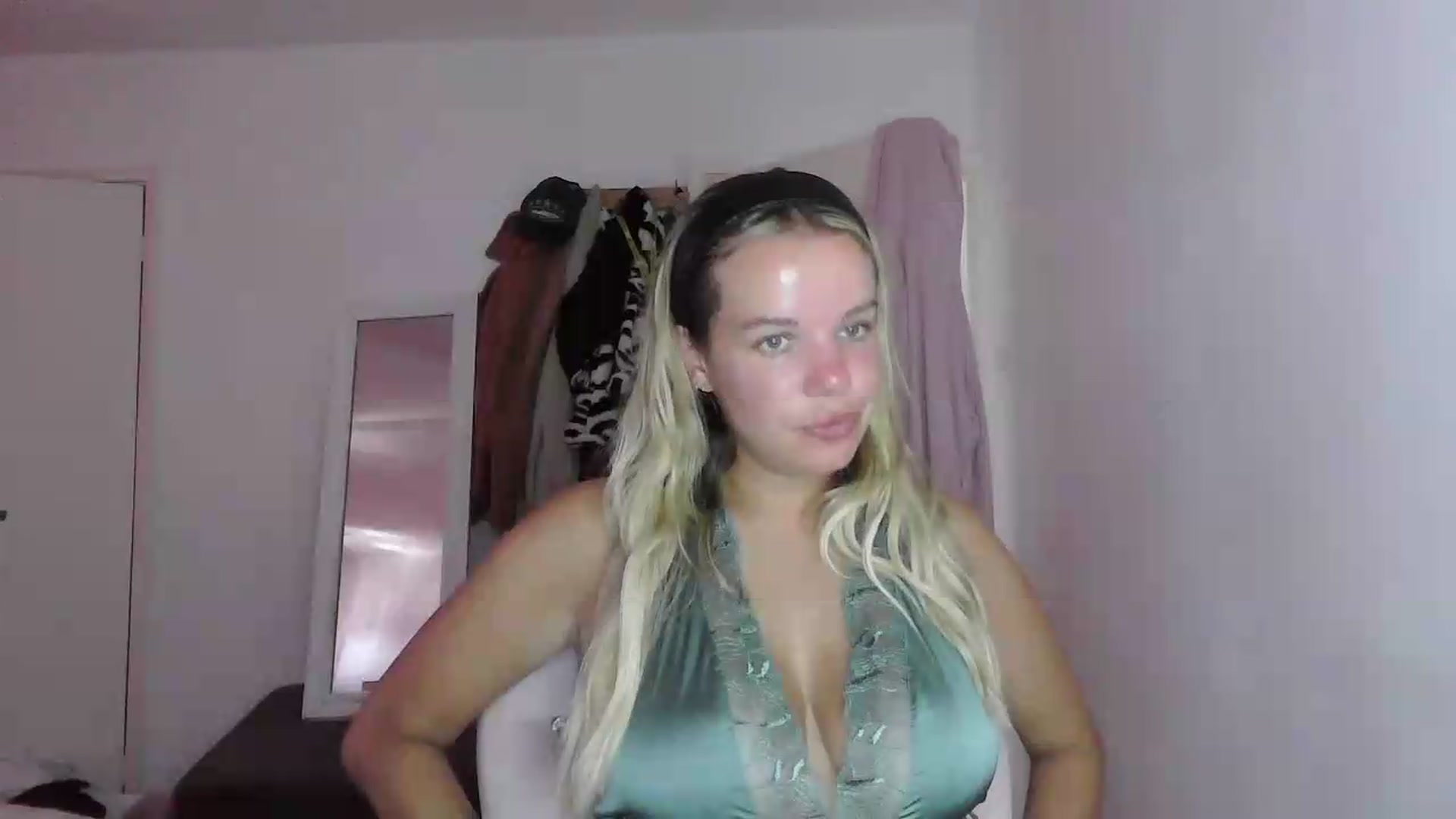 Gallery image thumbnail from BritishGirl's myfreecams stream on, 06/18/2026, 18:07 image 18 of 20