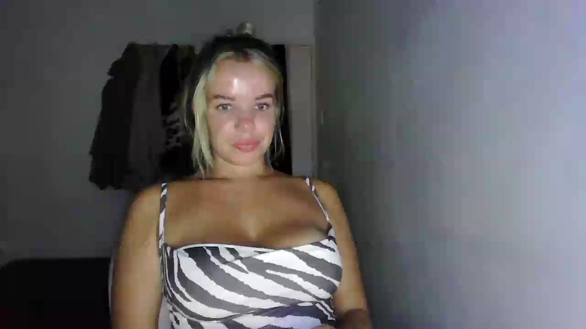 Gallery image thumbnail from BritishGirl's myfreecams stream on, 07/27/2026, 23:26 image 4 of 20