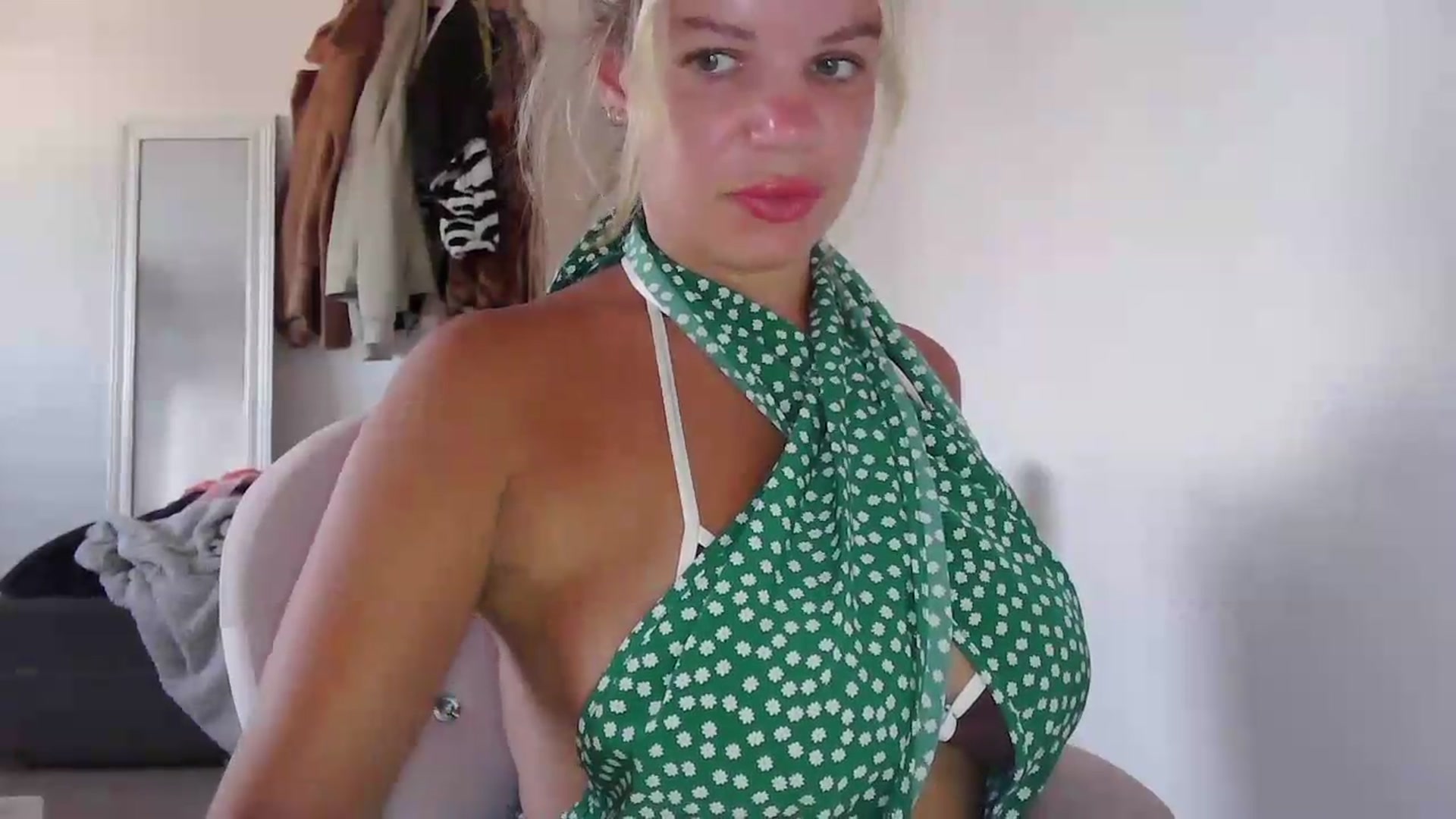 Gallery image thumbnail from BritishGirl's myfreecams stream on, 08/12/2026, 19:04 image 6 of 20