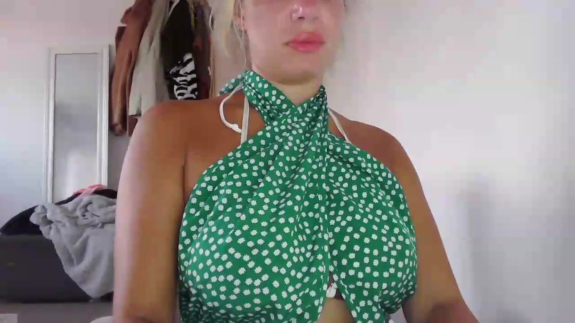 Gallery image thumbnail from BritishGirl's myfreecams stream on, 08/12/2026, 19:04 image 20 of 20