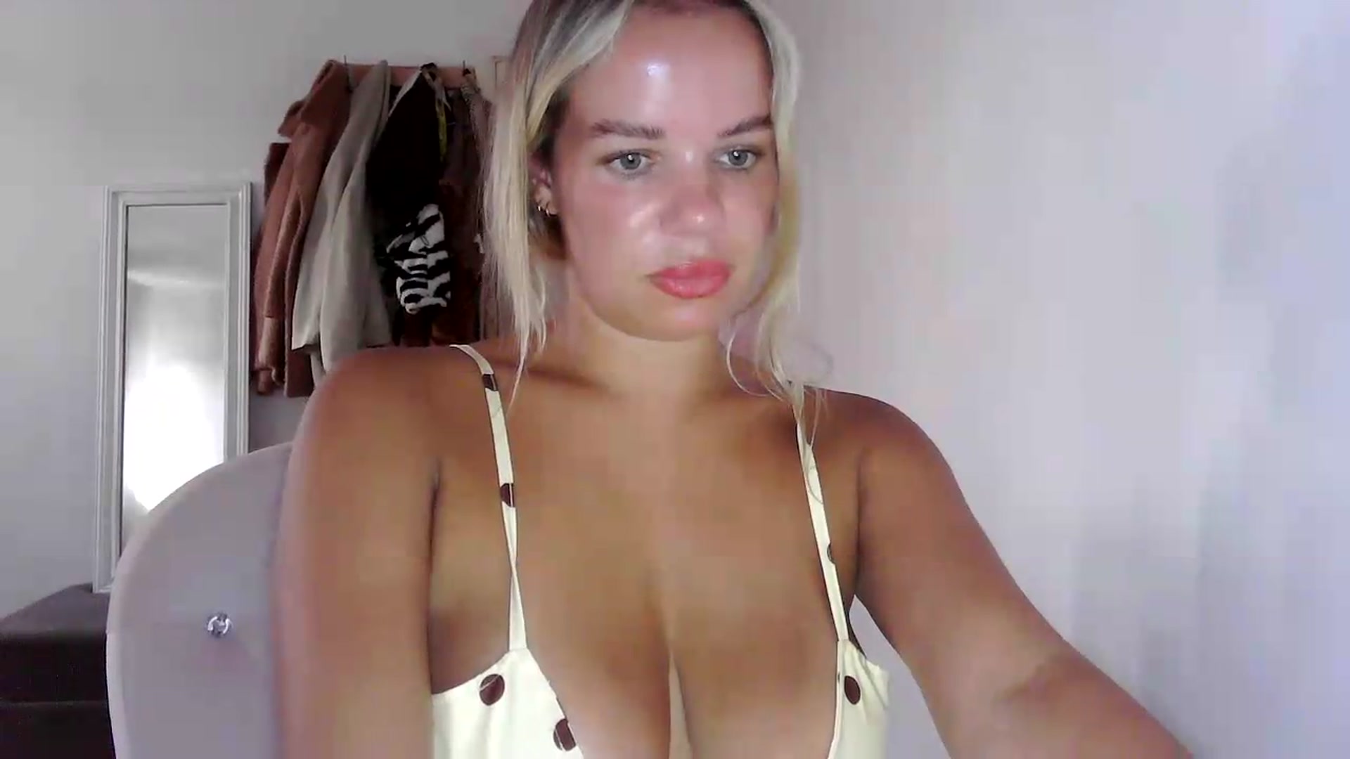 Gallery image thumbnail from BritishGirl's myfreecams stream on, 08/16/2026, 17:46 image 17 of 20
