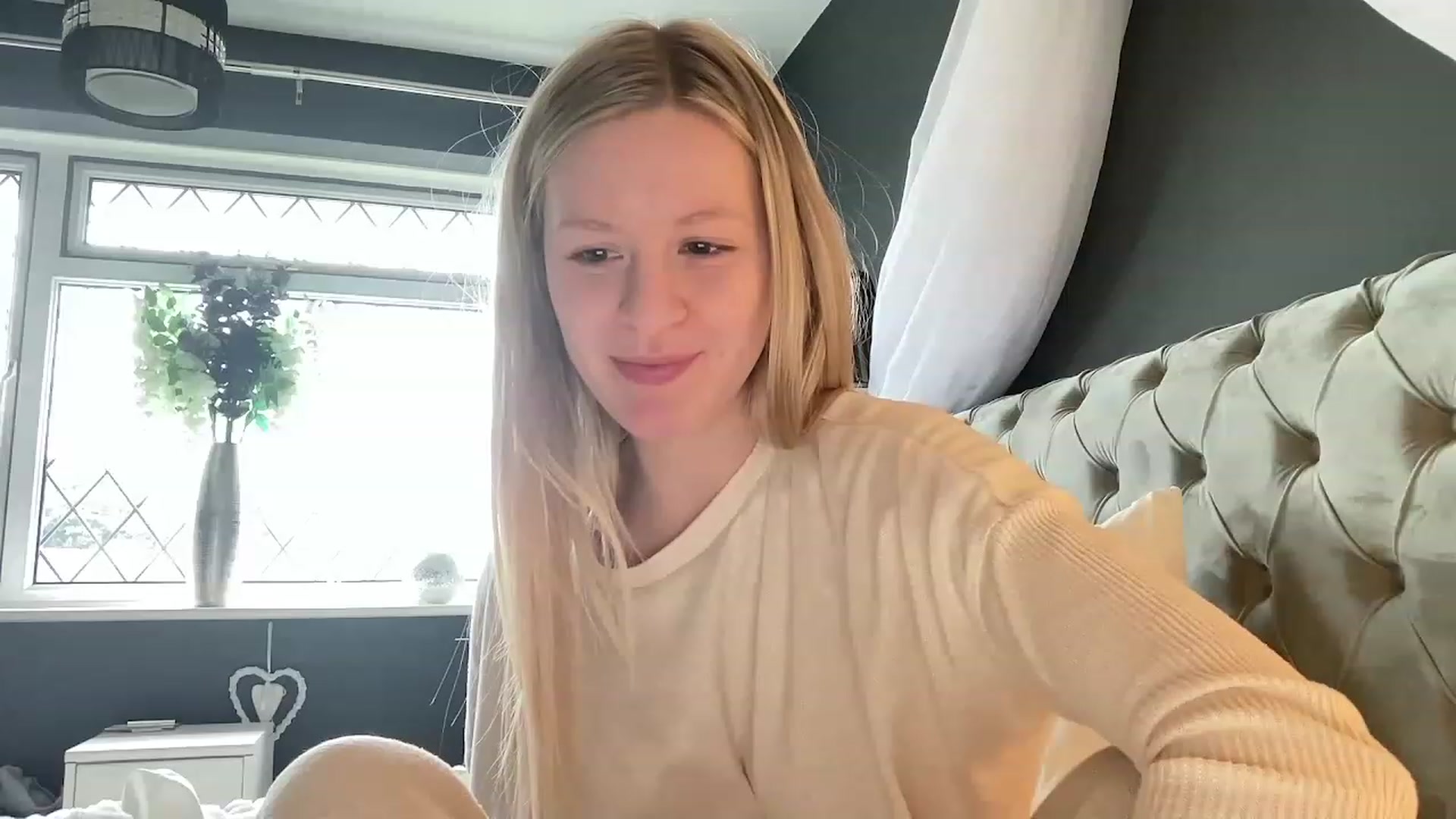 Gallery image thumbnail from BritishGracie's myfreecams stream on, 03/09/2023, 11:38 image 19 of 20