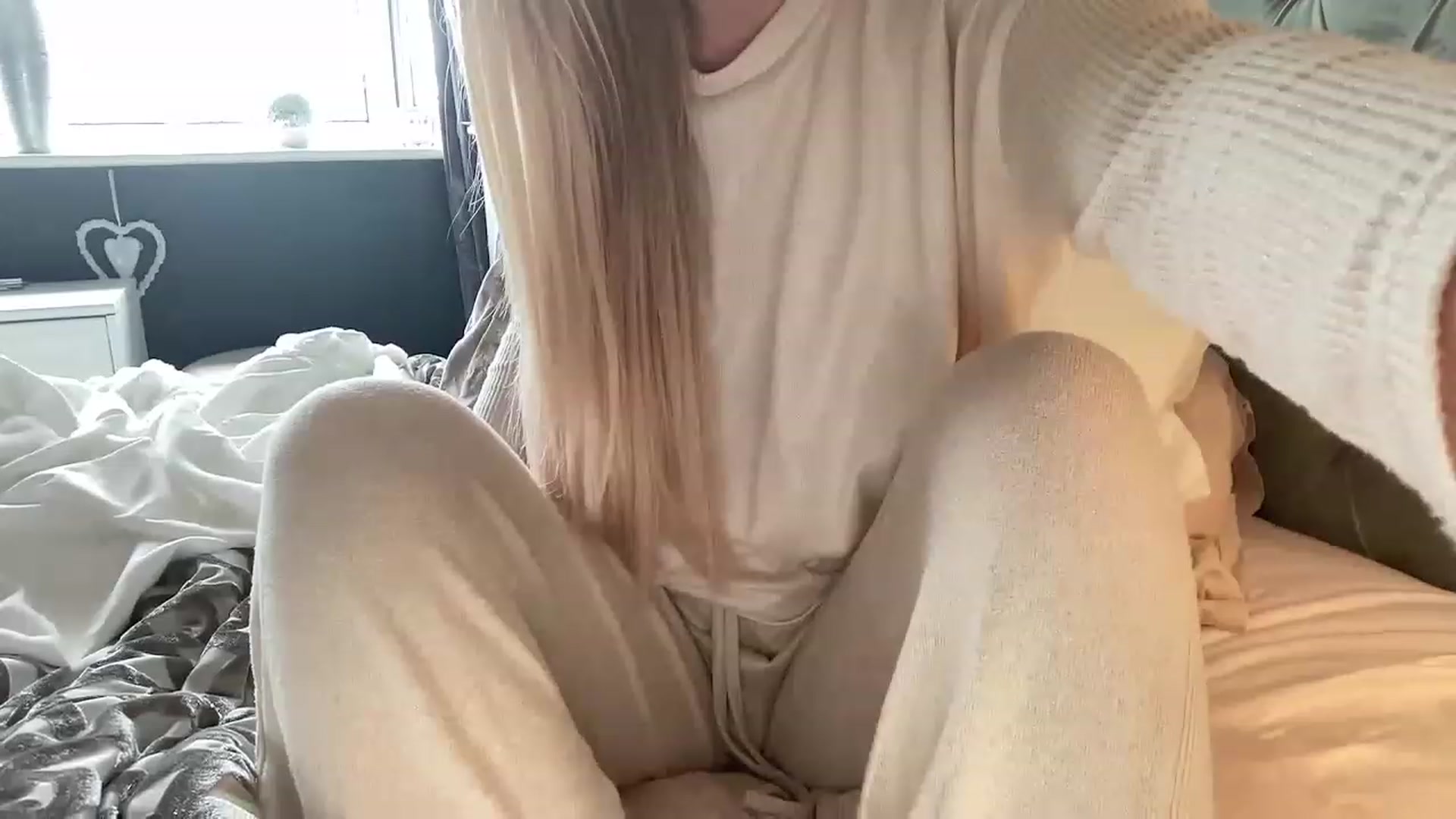 Gallery image thumbnail from BritishGracie's myfreecams stream on, 03/09/2023, 11:38 image 2 of 20