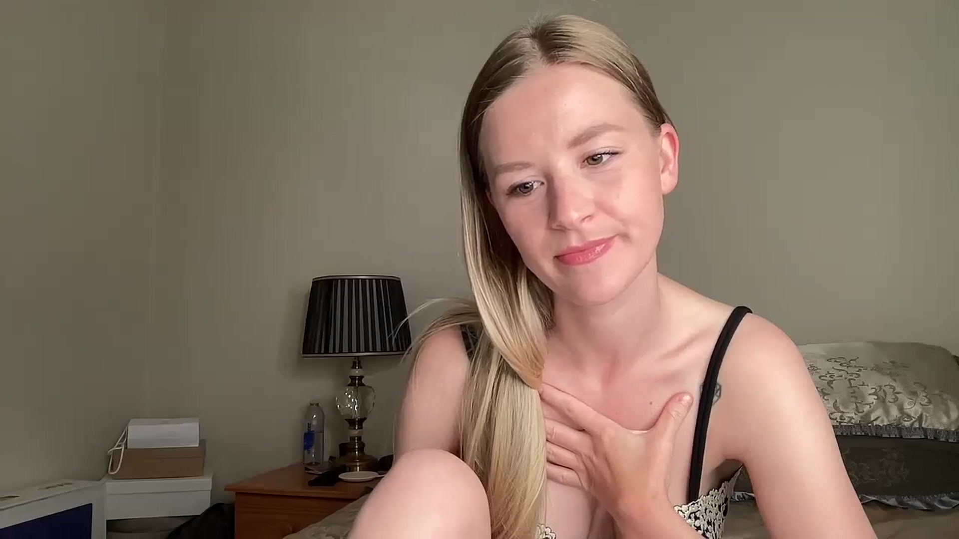 Gallery image thumbnail from BritishGracie's myfreecams stream on, 06/08/2024, 12:10 image 15 of 20