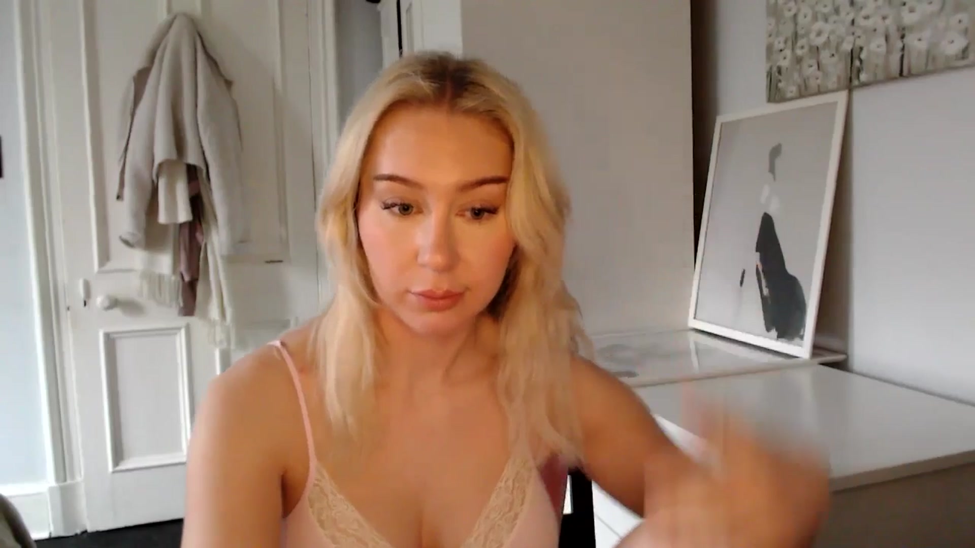 Gallery image thumbnail from British_Cutie's myfreecams stream on, 02/04/2025, 11:22 image 4 of 20