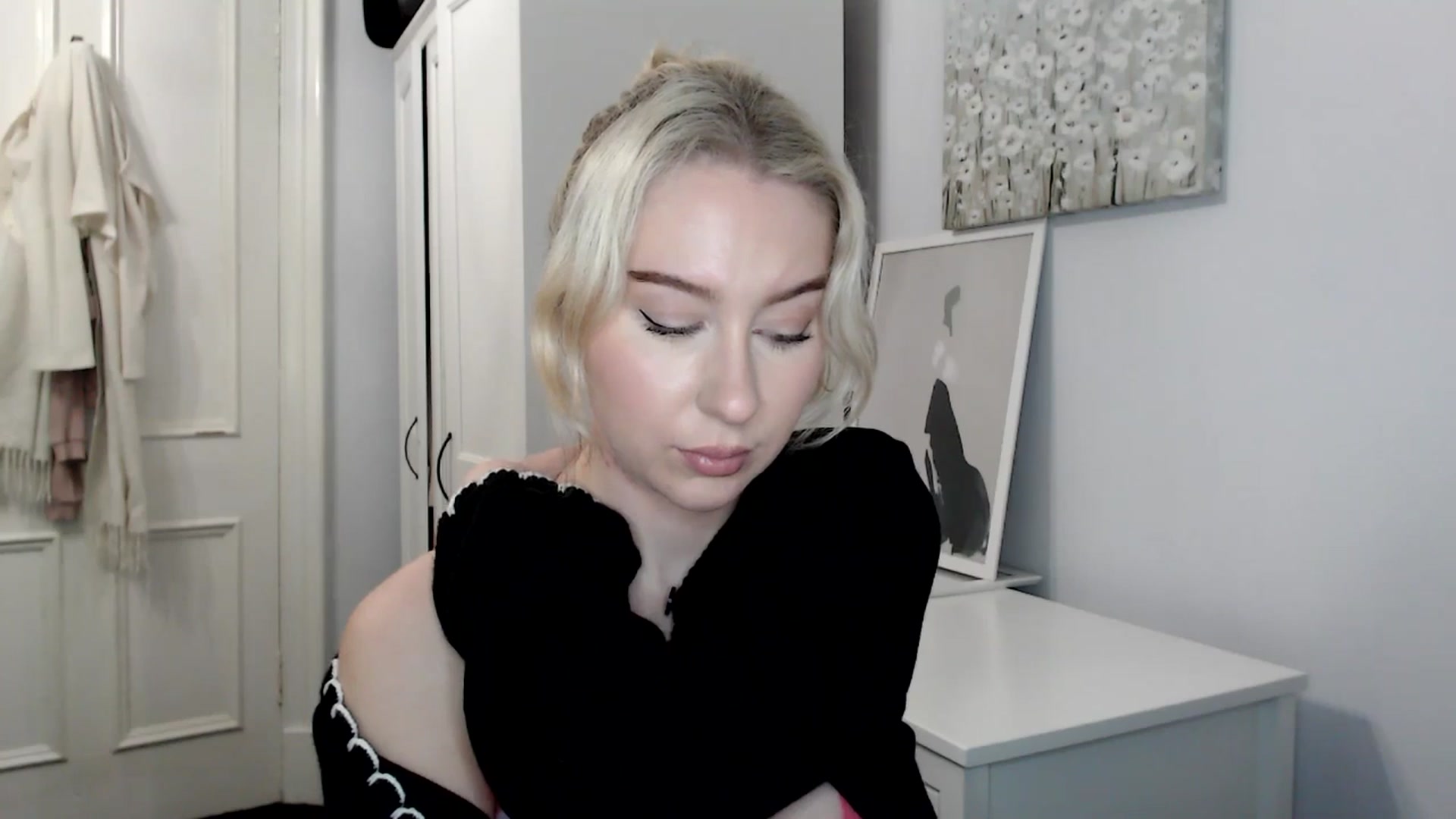 Gallery image thumbnail from British_Cutie's myfreecams stream on, 02/05/2025, 20:38 image 8 of 20